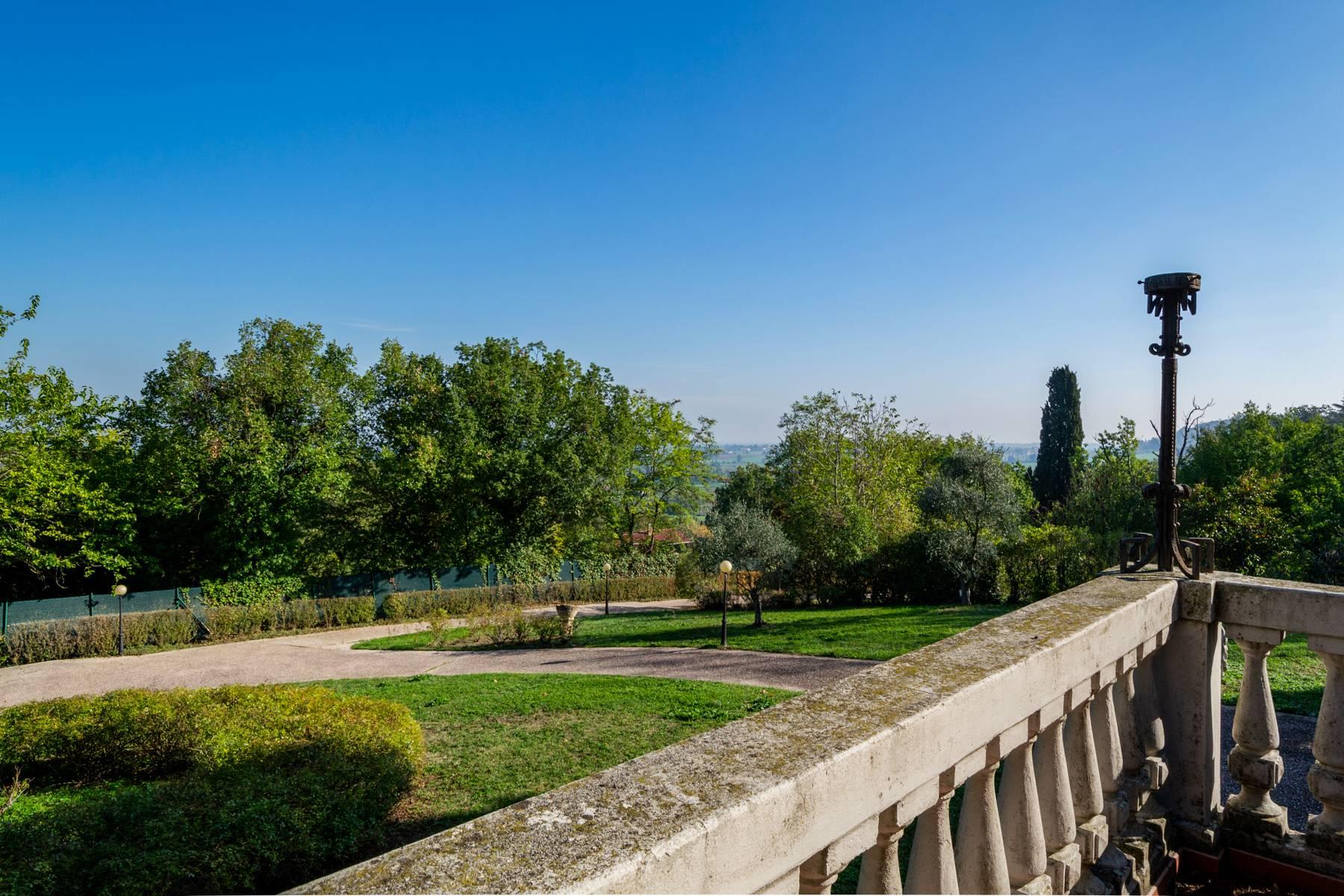 Historic villa with a magnificent garden - 6