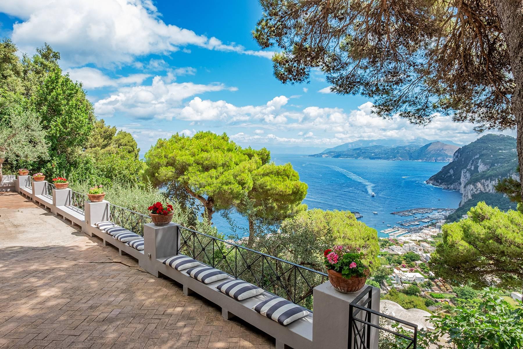 A massive estate in the heart of Capri - 4