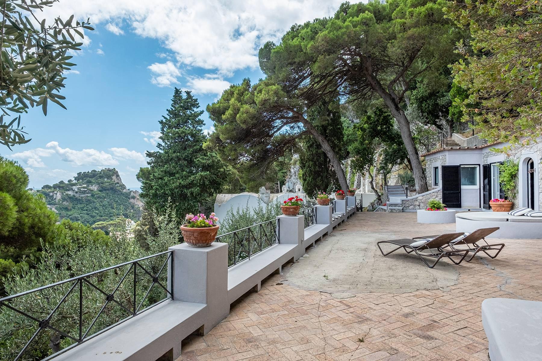 A massive estate in the heart of Capri - 29