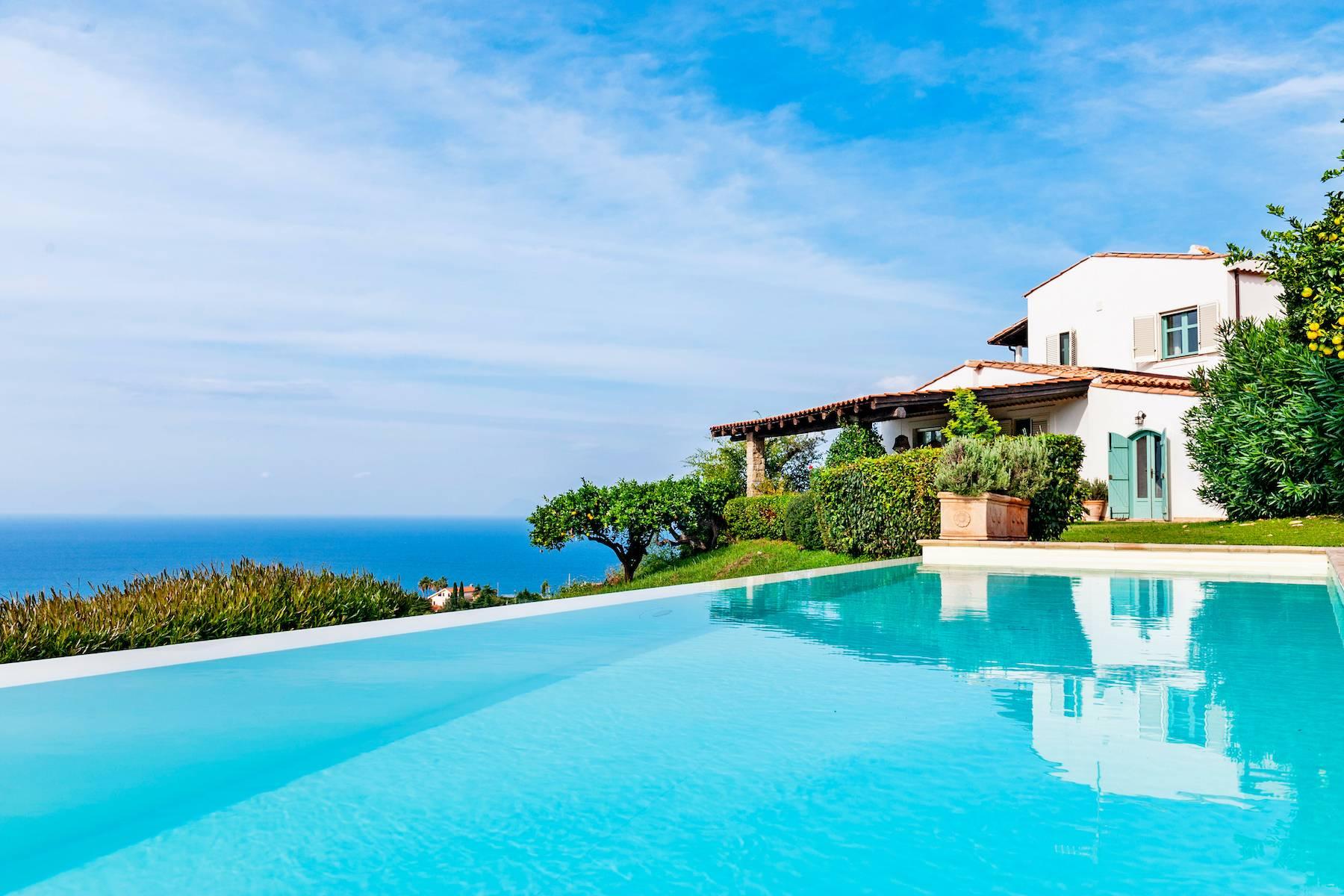Charming villa with private pool overlooking the Eeolian Islands - 1
