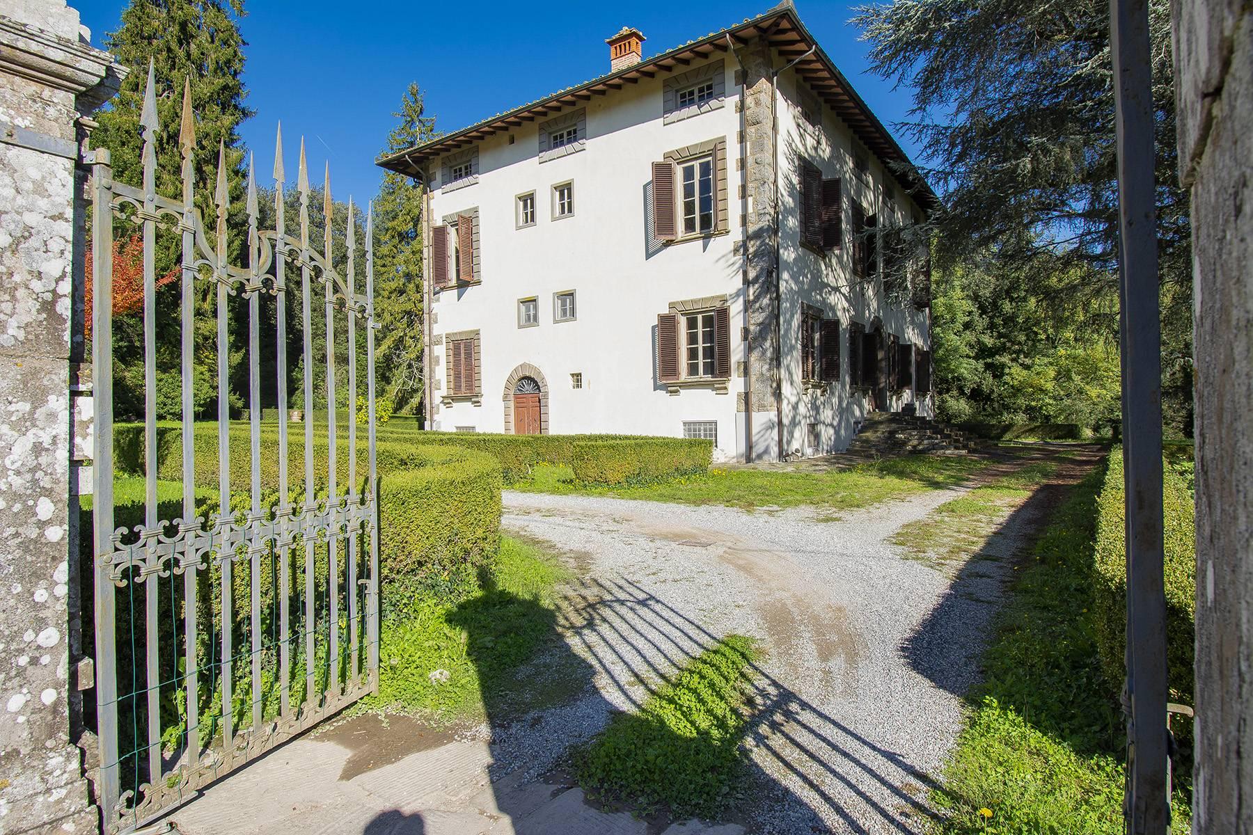 Prestigiosa villa del 1500 sulle colline di Lucca - 2