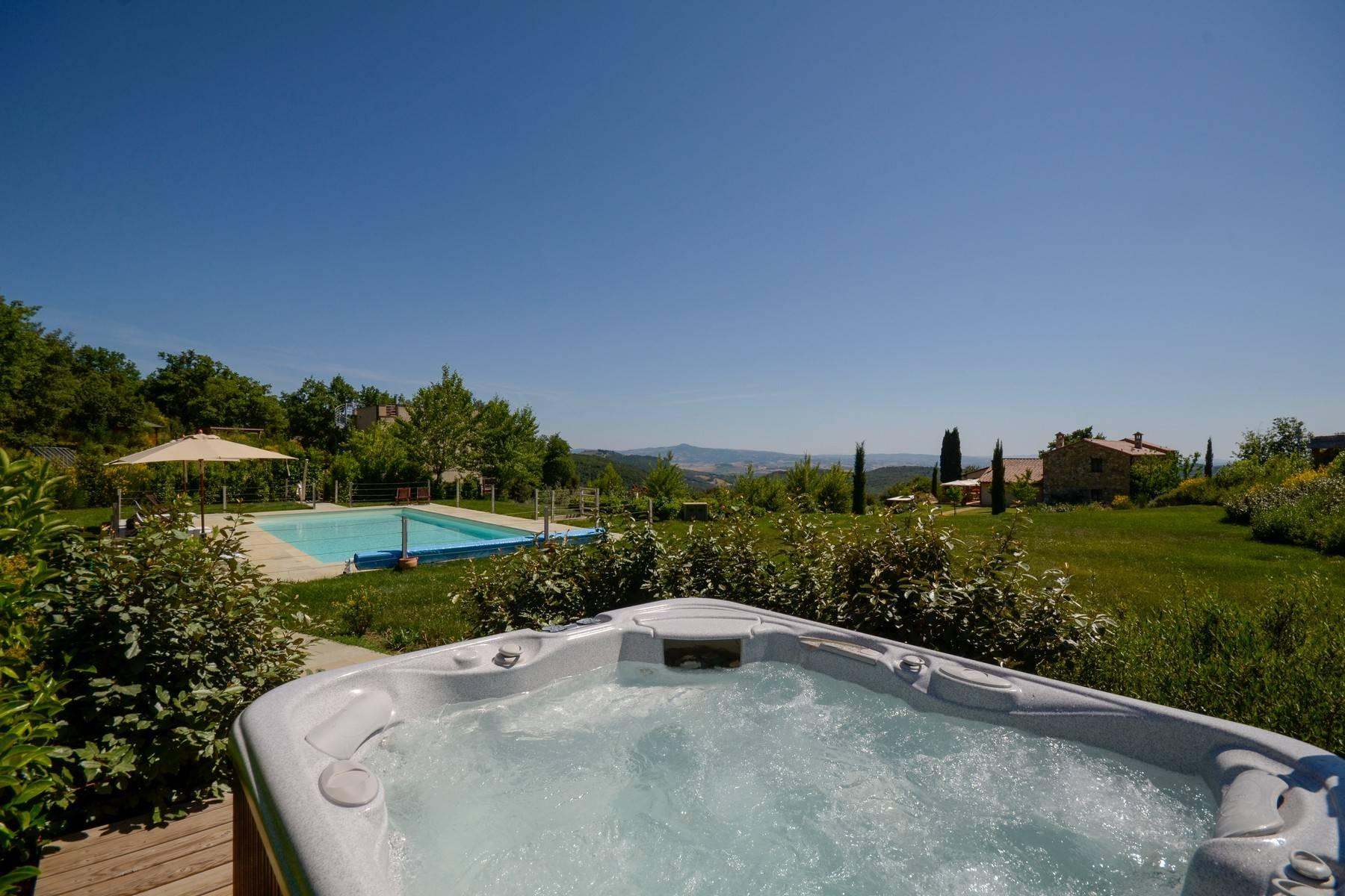 Prestigious residence in the suggestive hills of Val D'Orcia - 10