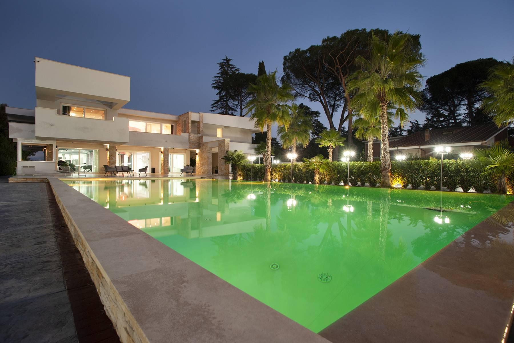 Stunning villa with all the modern comforts - 28