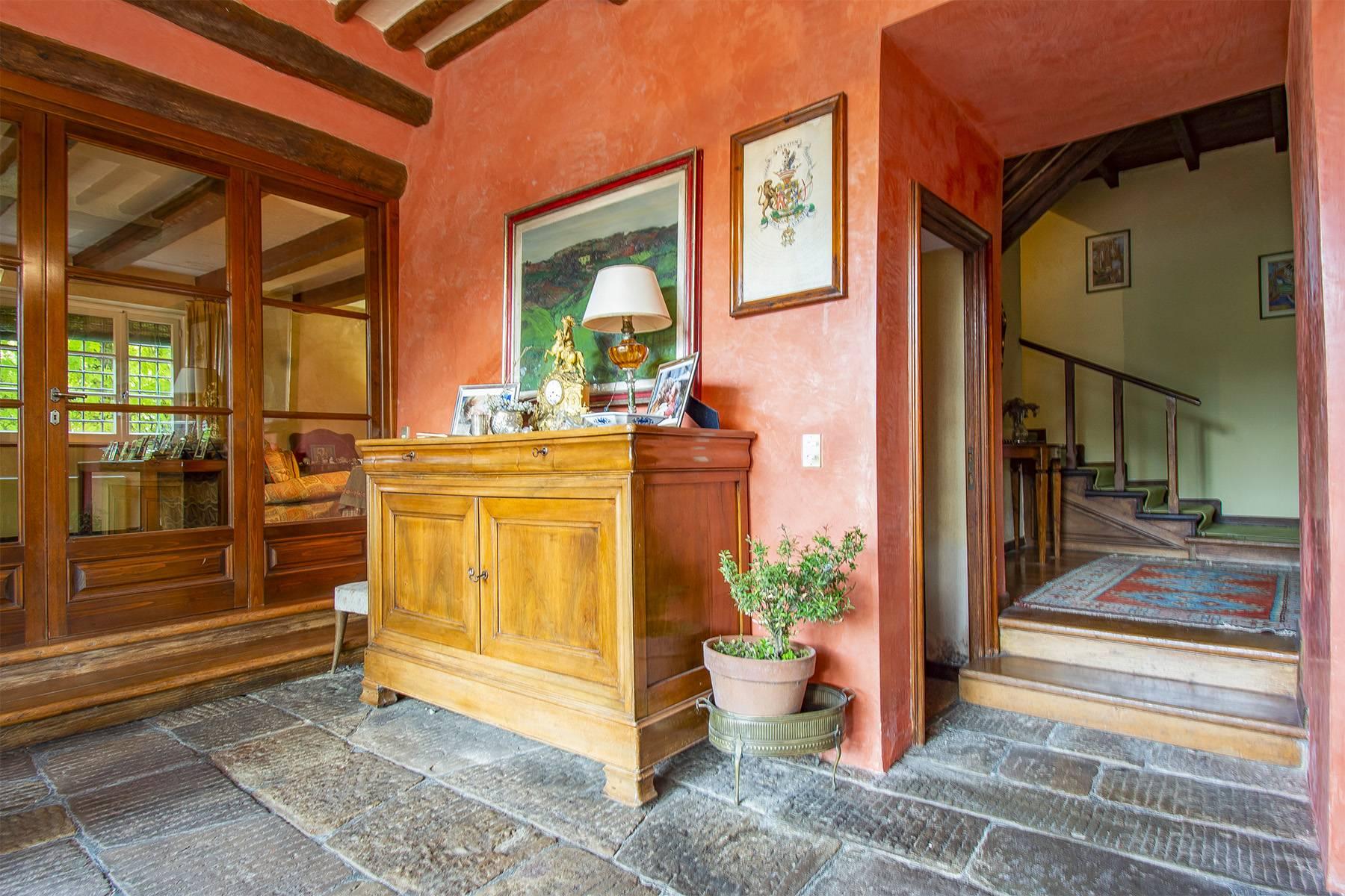 Beautiful Tuscan-style villa in an exclusive and prestigious context - 7