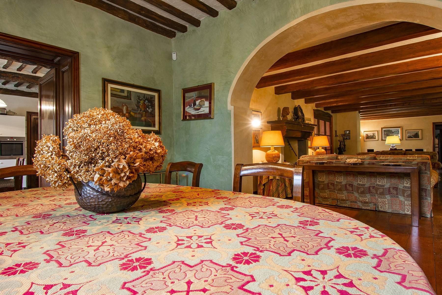 Beautiful Tuscan-style villa in an exclusive and prestigious context - 20