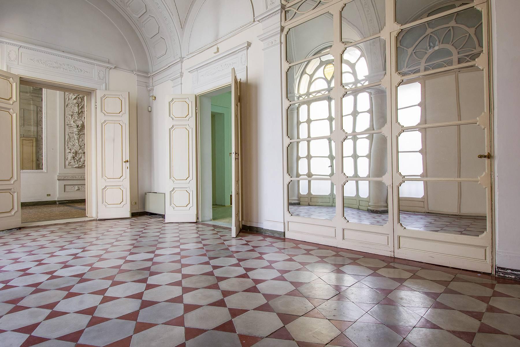 Majestic historic 500sqm office space in prime location in Florence - 6