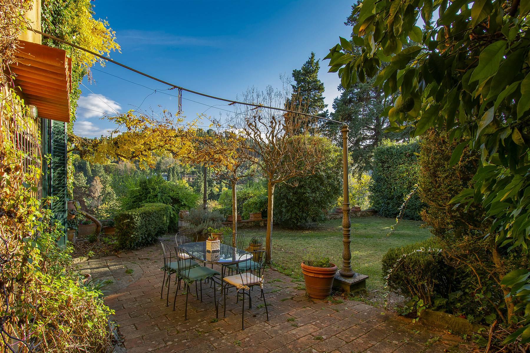 Ravishing villa with view and garden half way from San Niccolò and Arcetri neighbourhoods - 15
