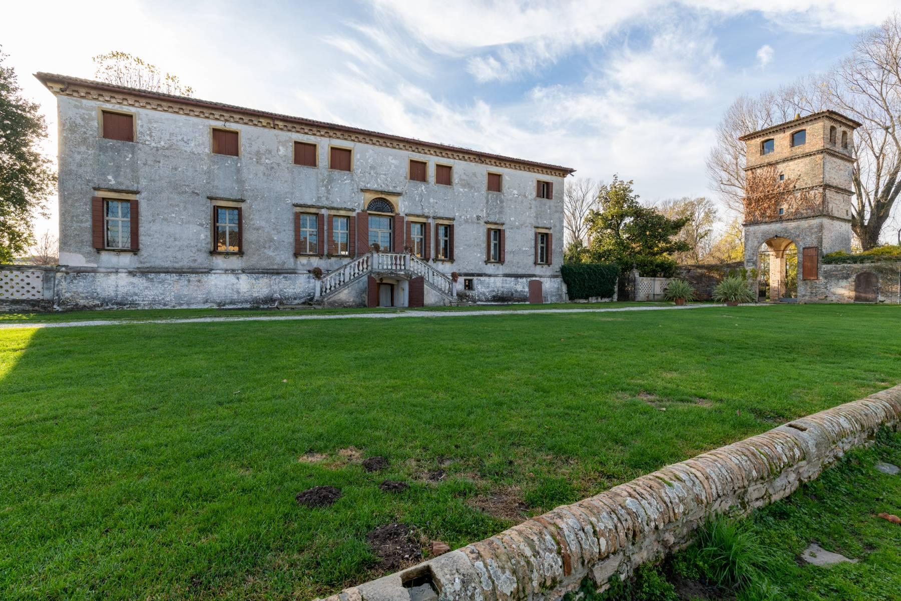 Villa vénitienne avec fresques, tour, barchessa et annexes - 19