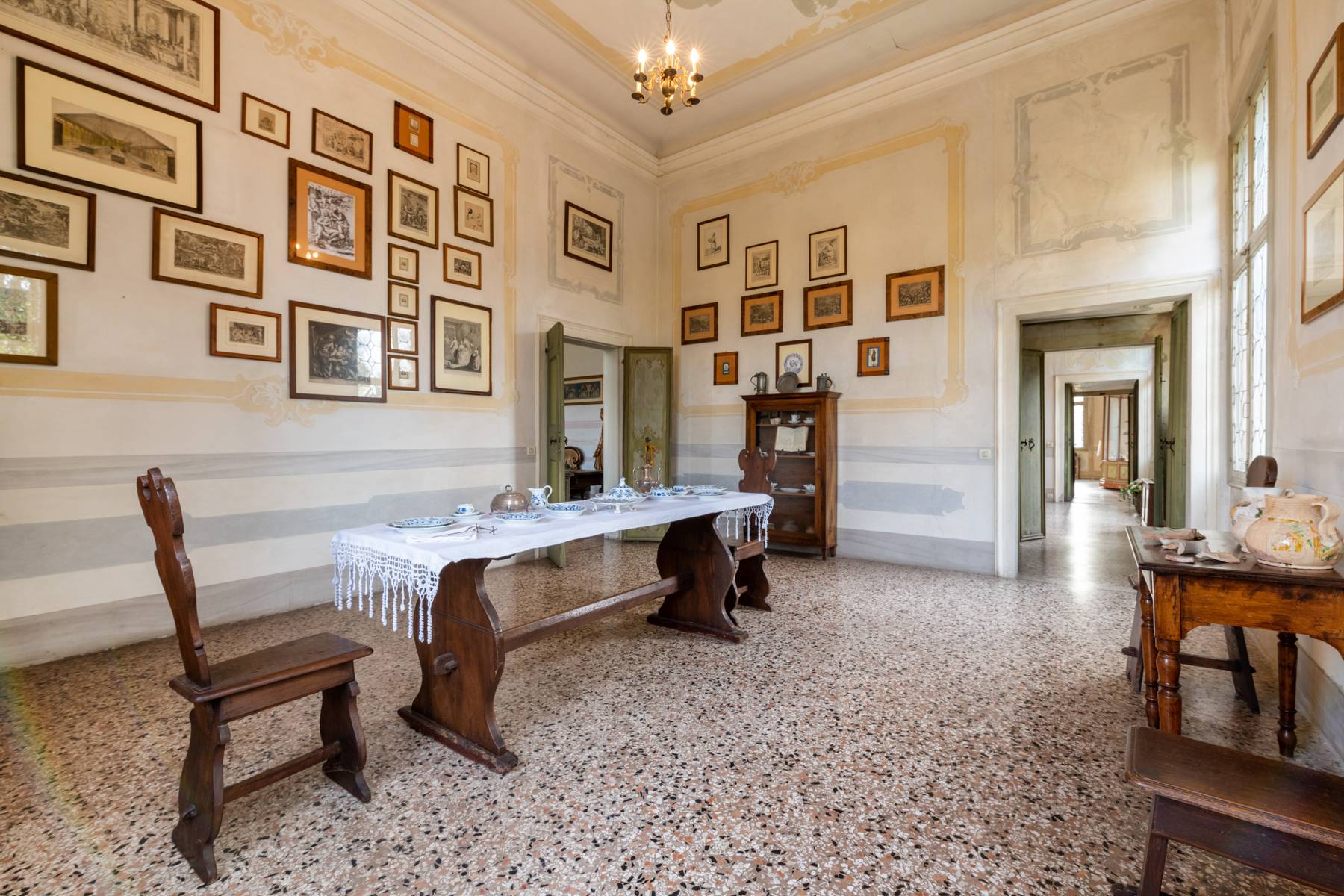 Villa Veneta rinascimentale affrescata con torre, parco, barchessa e adiacenze - 5