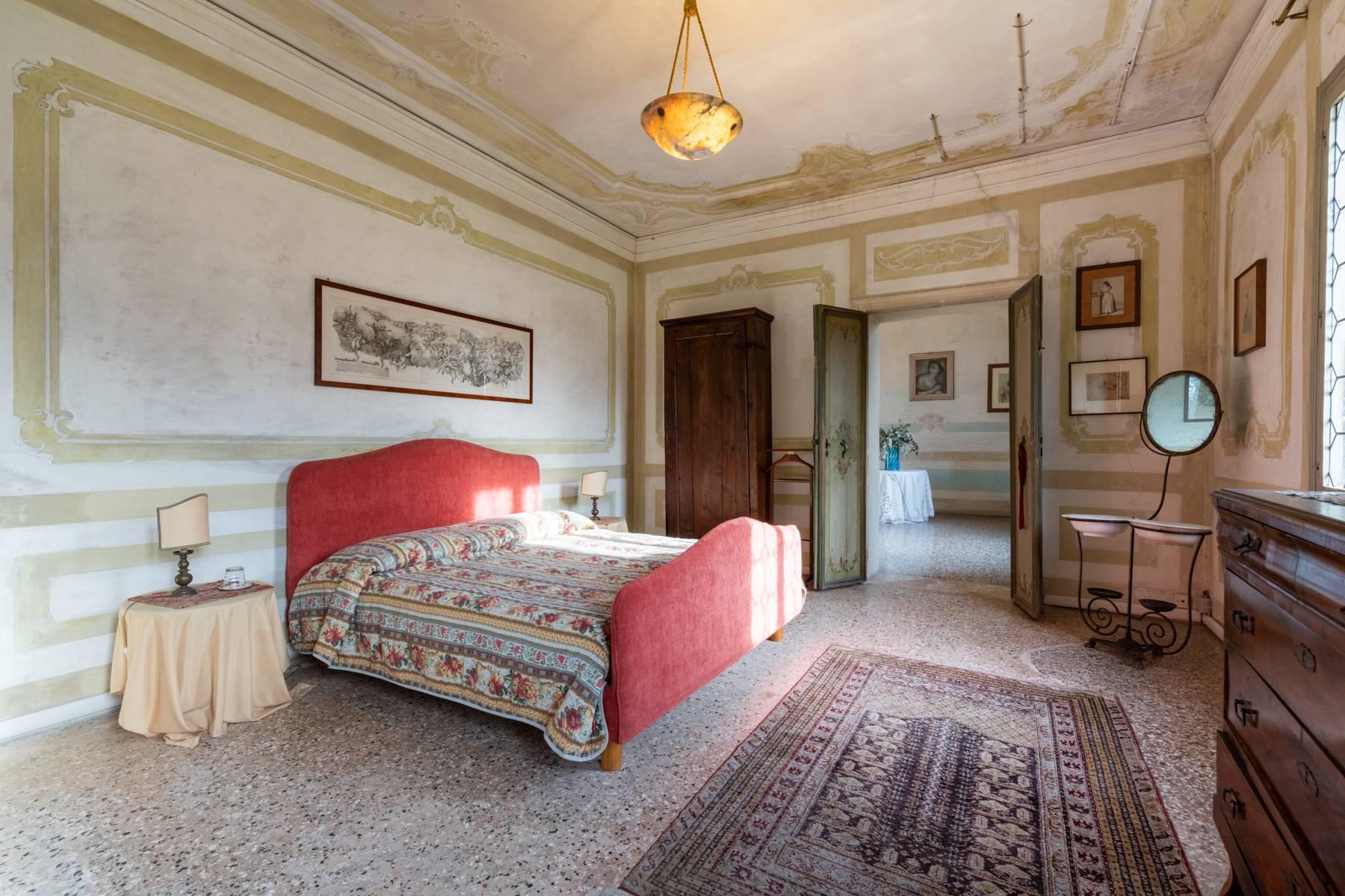 Villa vénitienne avec fresques, tour, barchessa et annexes - 9