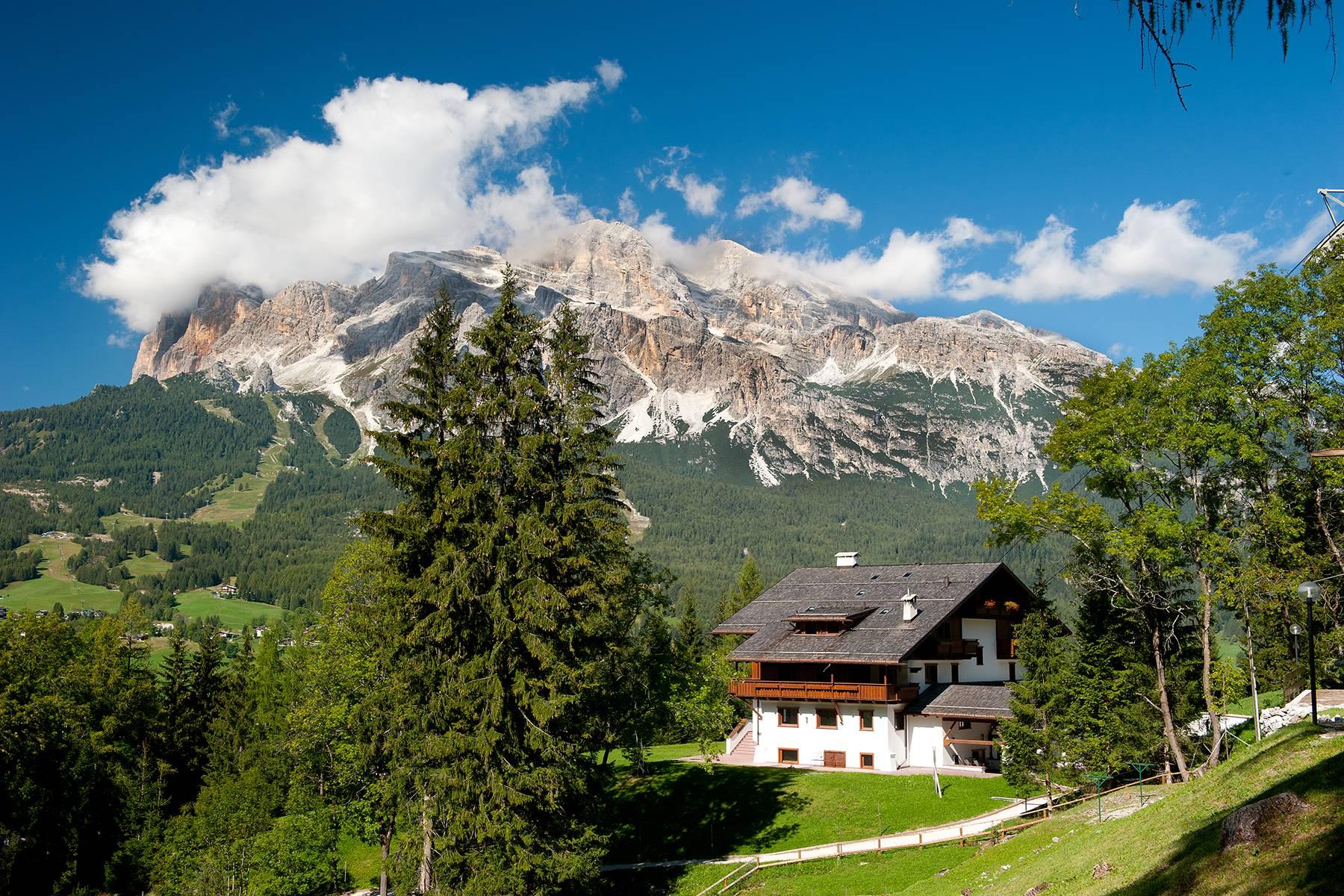 Chalet de charme niché dans les Dolomites - 3