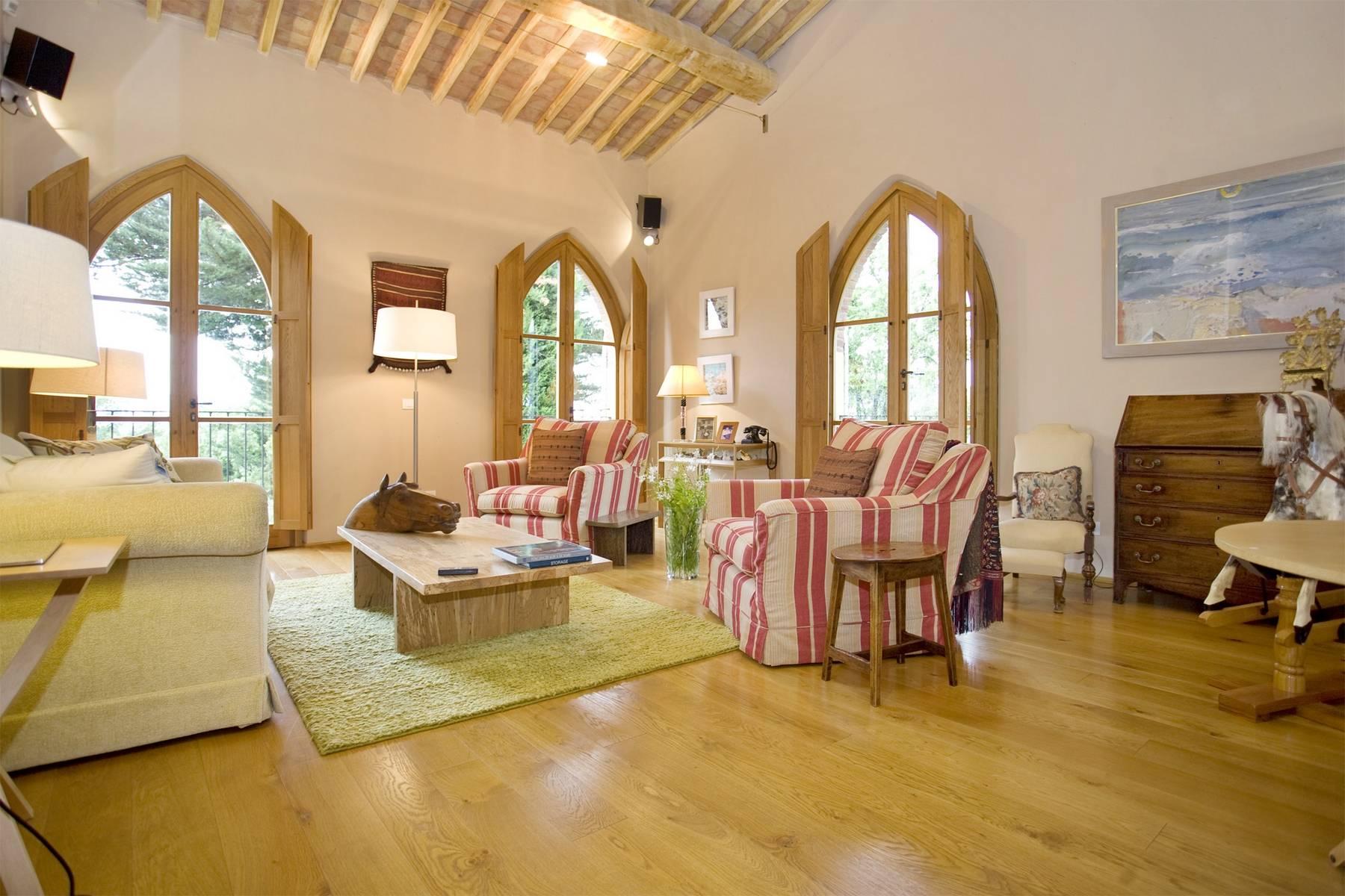 Renommierte Villa mit Olivenhain und Weinberg auf den Hügeln von Lucca - 11