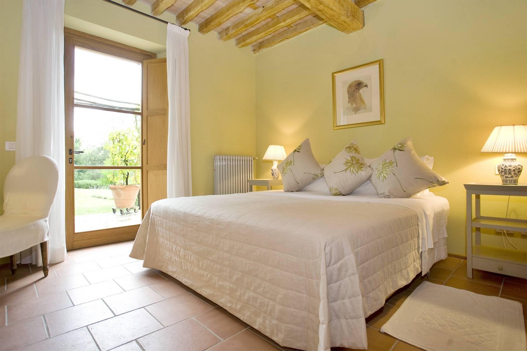 Renommierte Villa mit Olivenhain und Weinberg auf den Hügeln von Lucca - 22