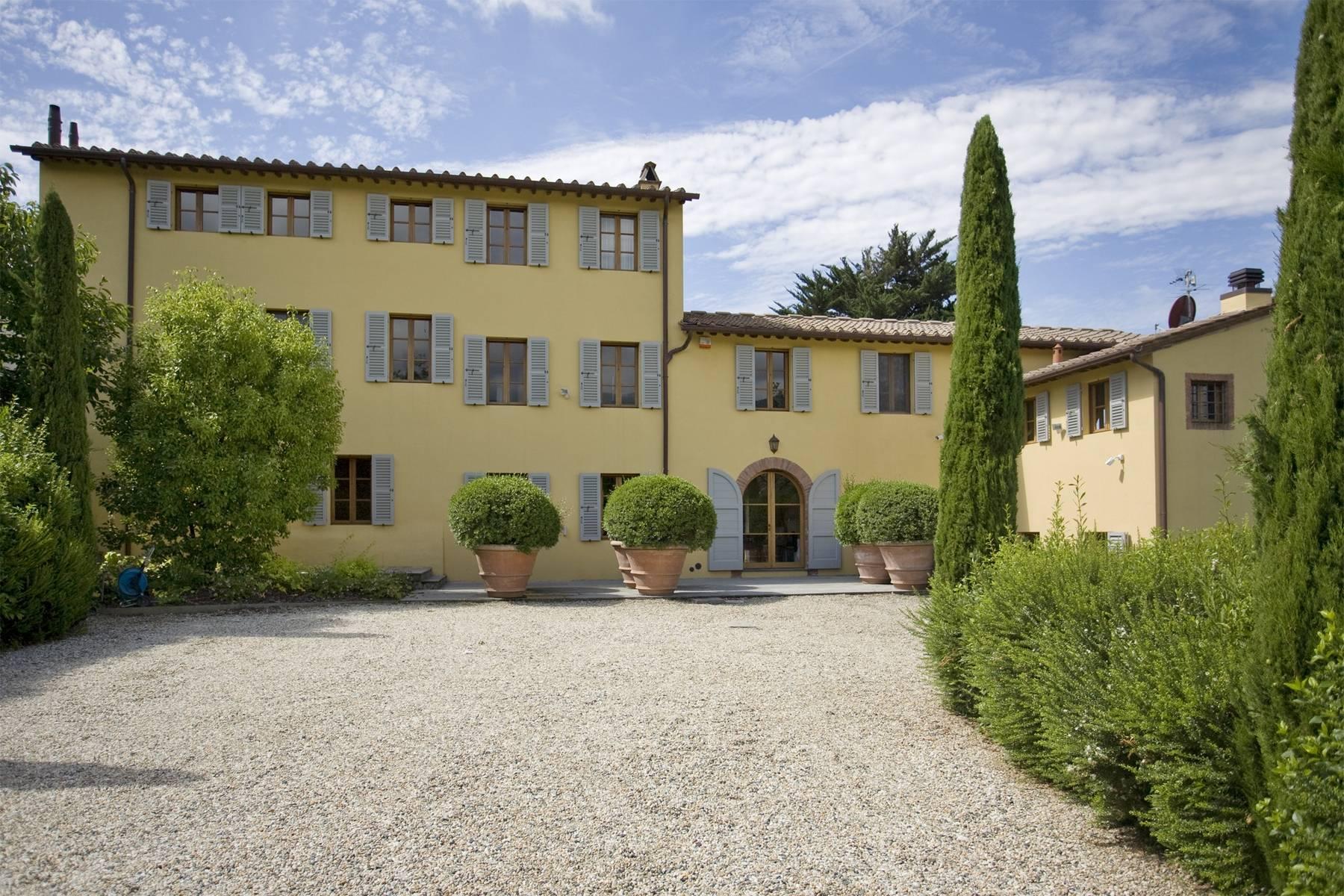Renommierte Villa mit Olivenhain und Weinberg auf den Hügeln von Lucca - 23