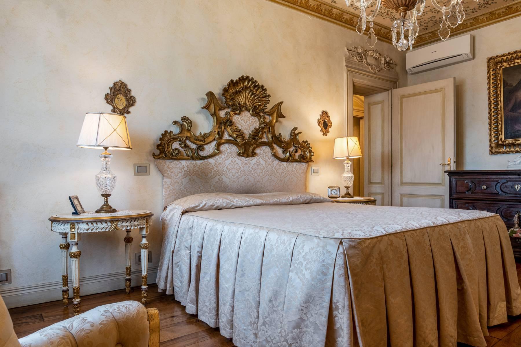 Historic residence dating back to the XVI Century, completely renovated - 16