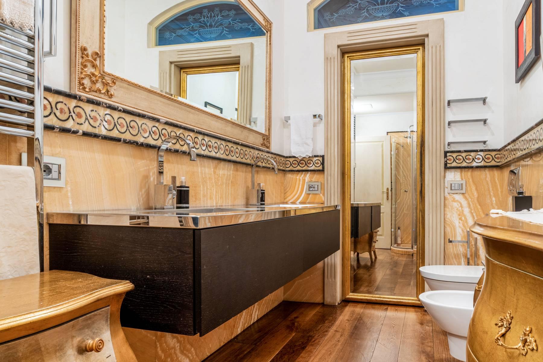 Historic residence dating back to the XVI Century, completely renovated - 16