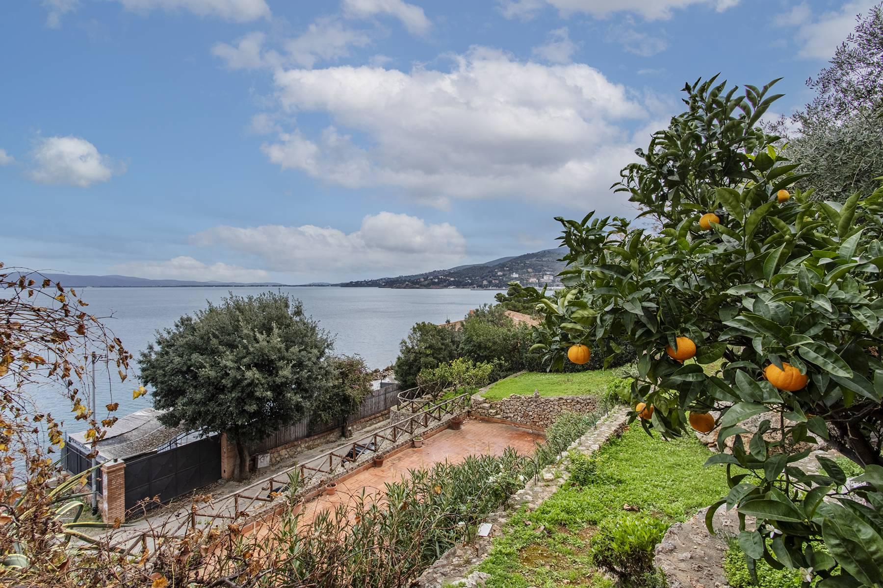 Порто-Санто-Стефано: Эксклюзивная вилла с видом на море и собственным садом - 12