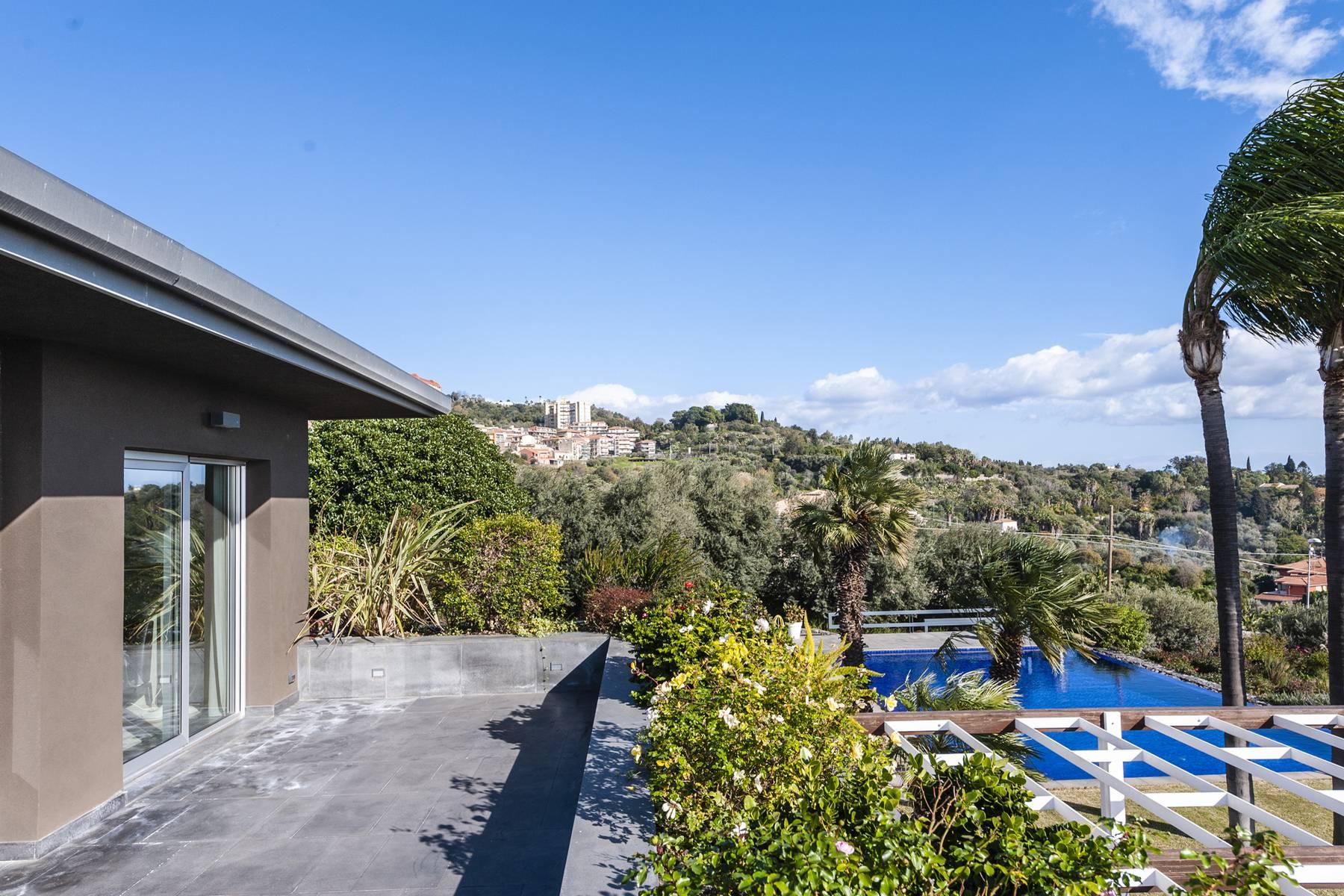 Repräsentative Villa mit Swimmingpool und Blick auf den Golf von Catania - 10