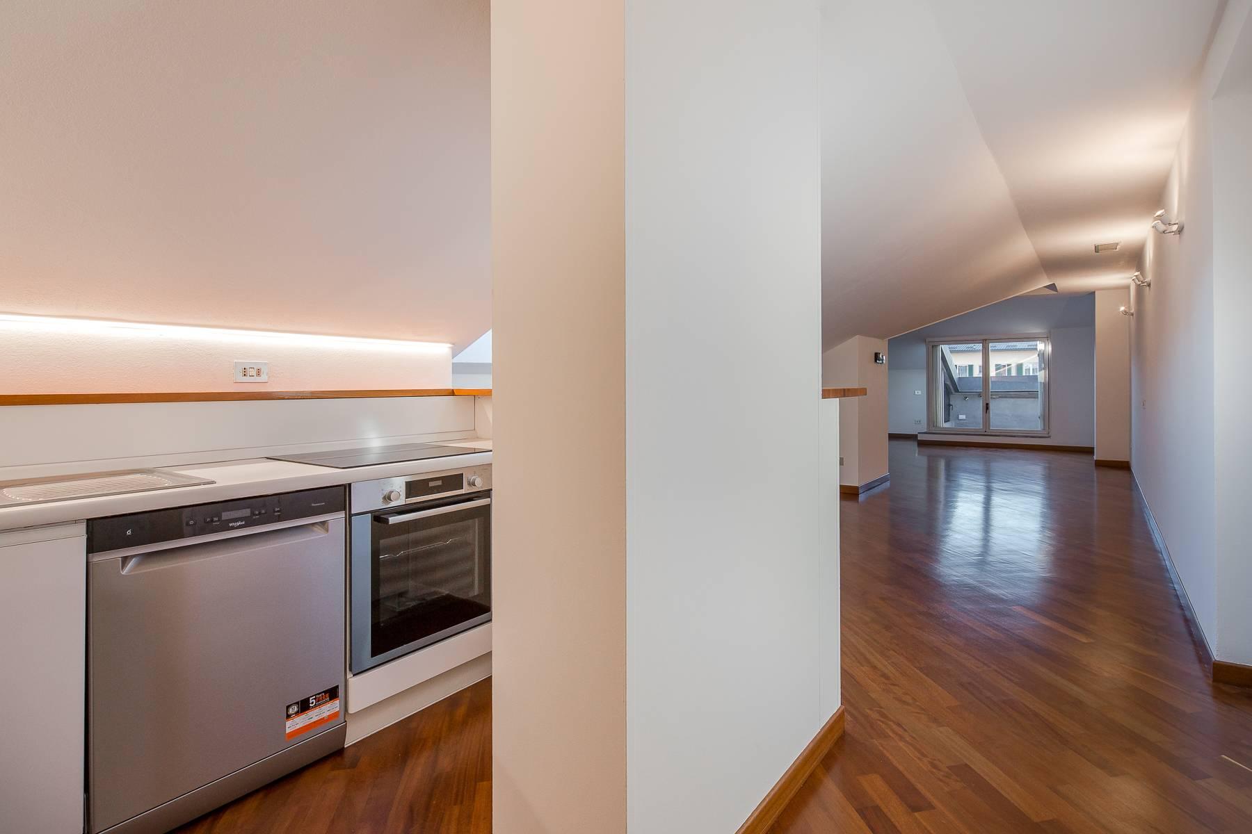 Penthouse with terrace in the Sant'Ambrogio area - 7