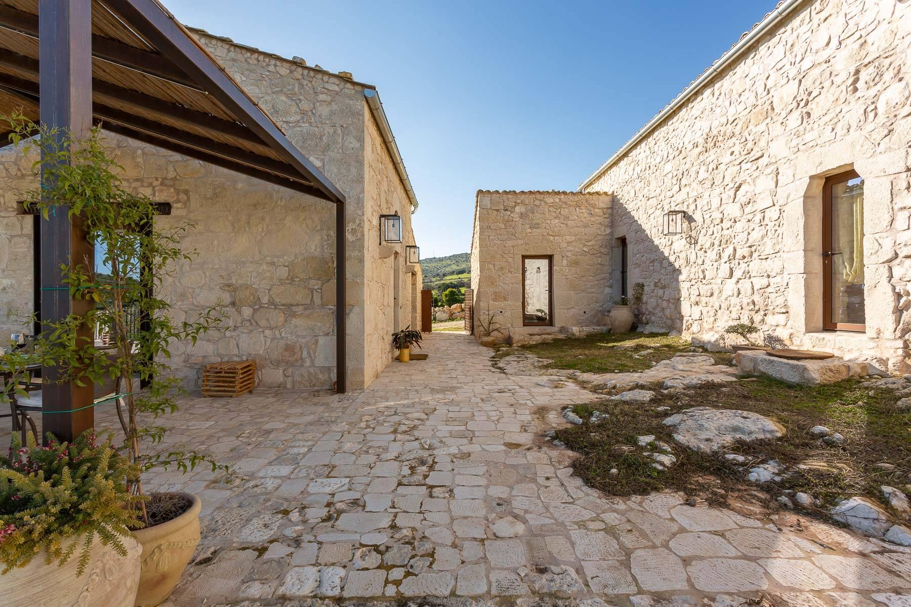 Modernes Bauernhaus auf dem Land von Ragusa - 3