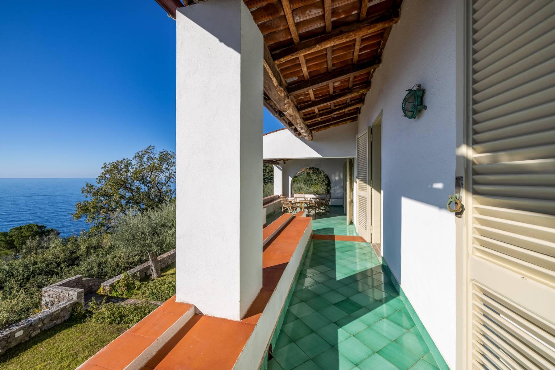 Villa pieds dans l'eau with garden and private access to the sea - 7
