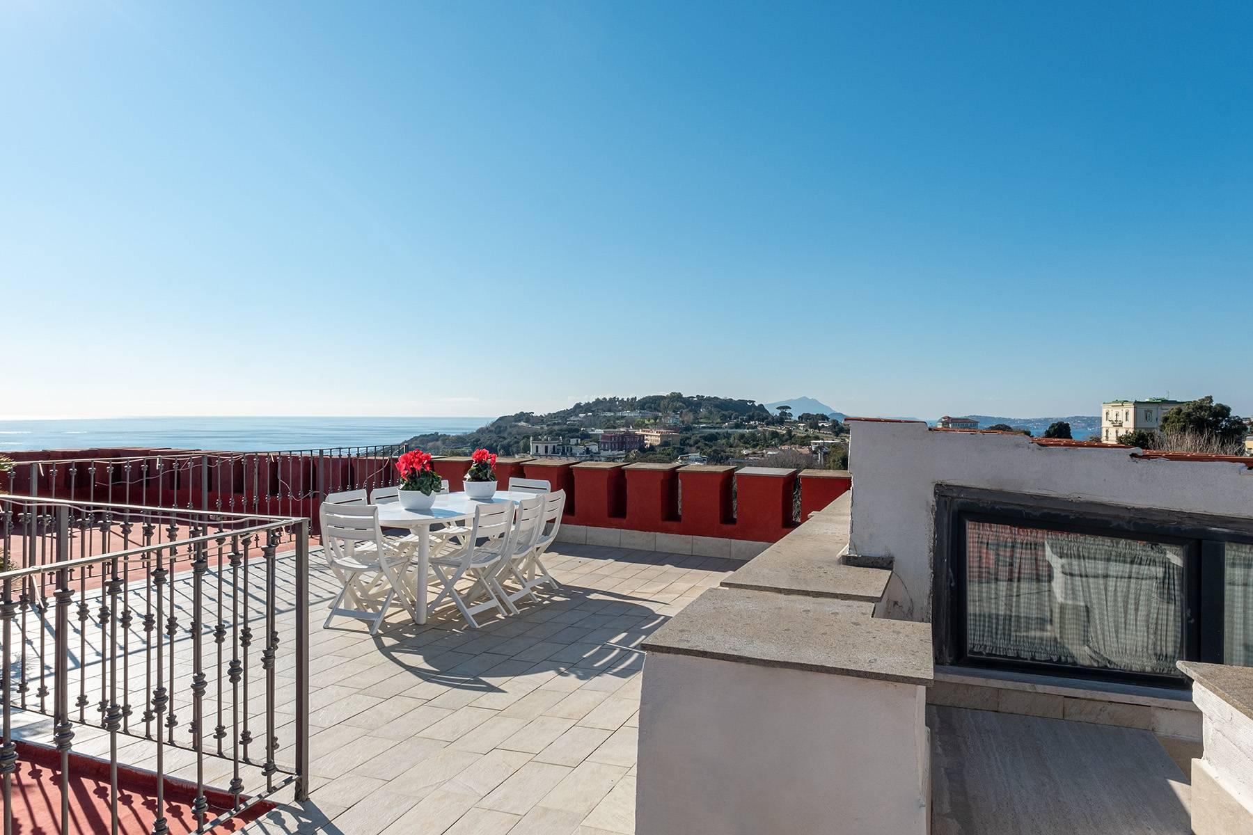 Refined apartment in the heart of Posillipo - 16