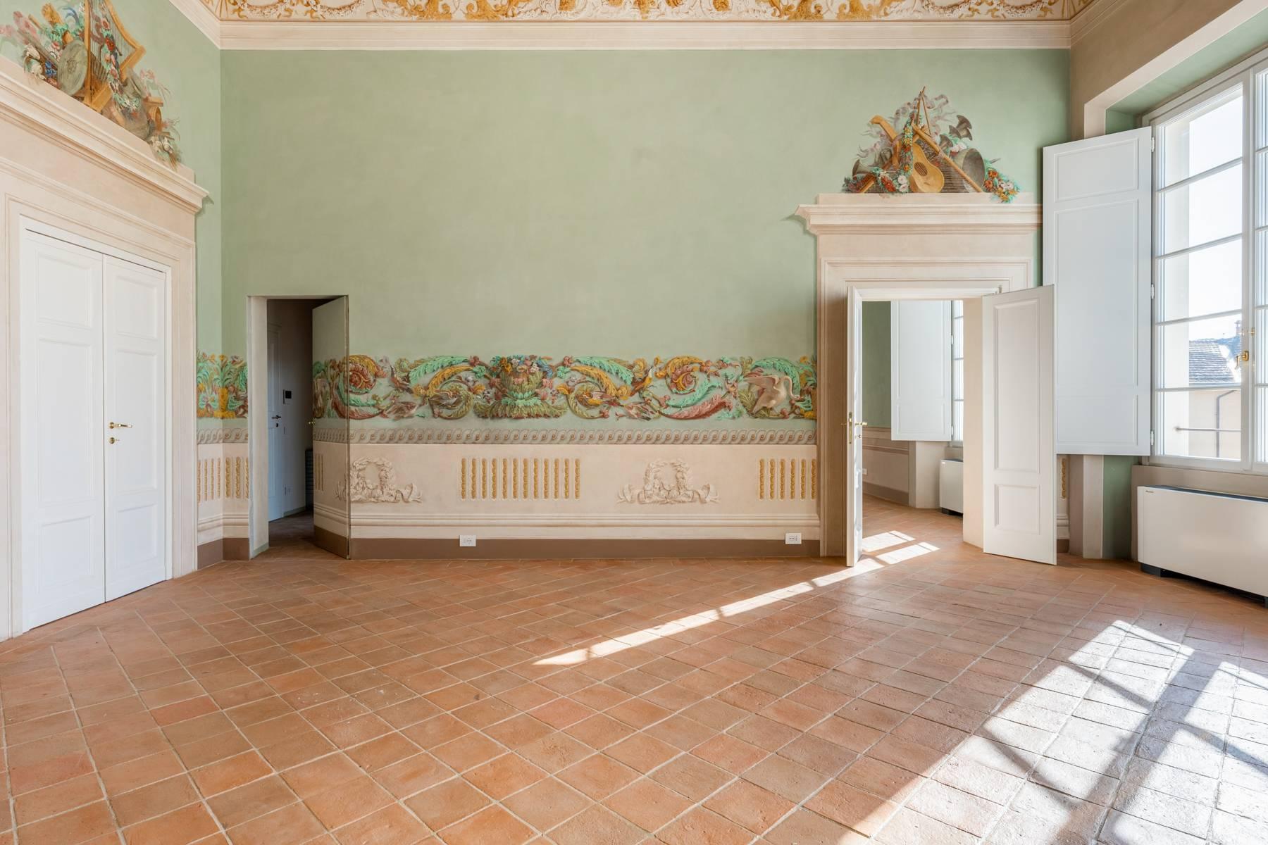 Prestigious apartment in the heart of Lucca - 2