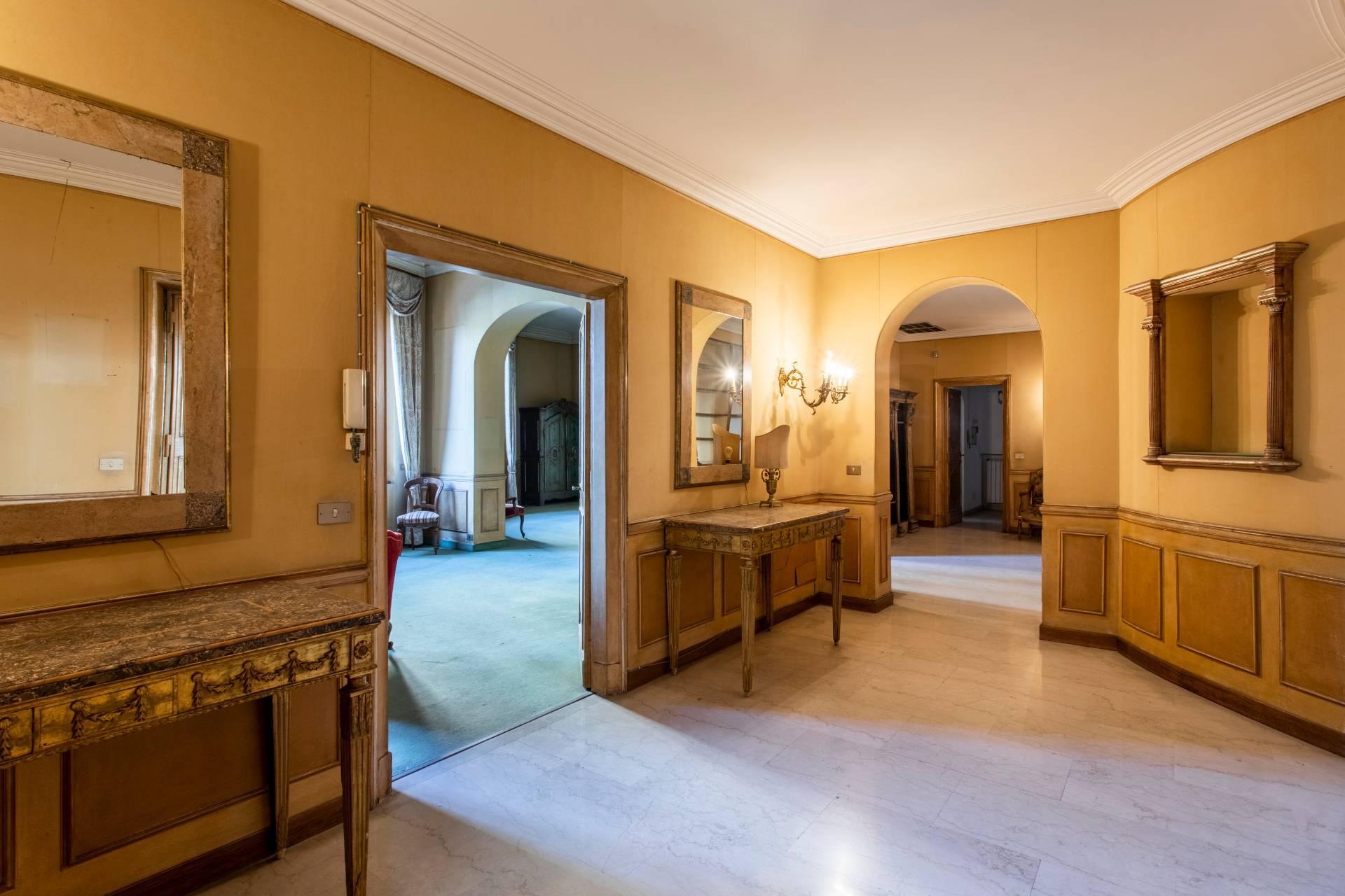 Panoramic and large apartment, a stone's throw from Piazza del Popolo - 5