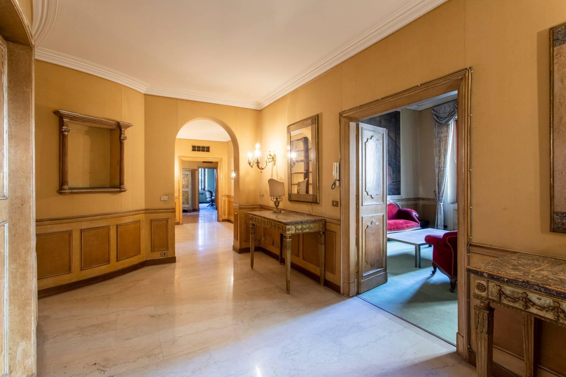 Panoramic and large apartment, a stone's throw from Piazza del Popolo - 11