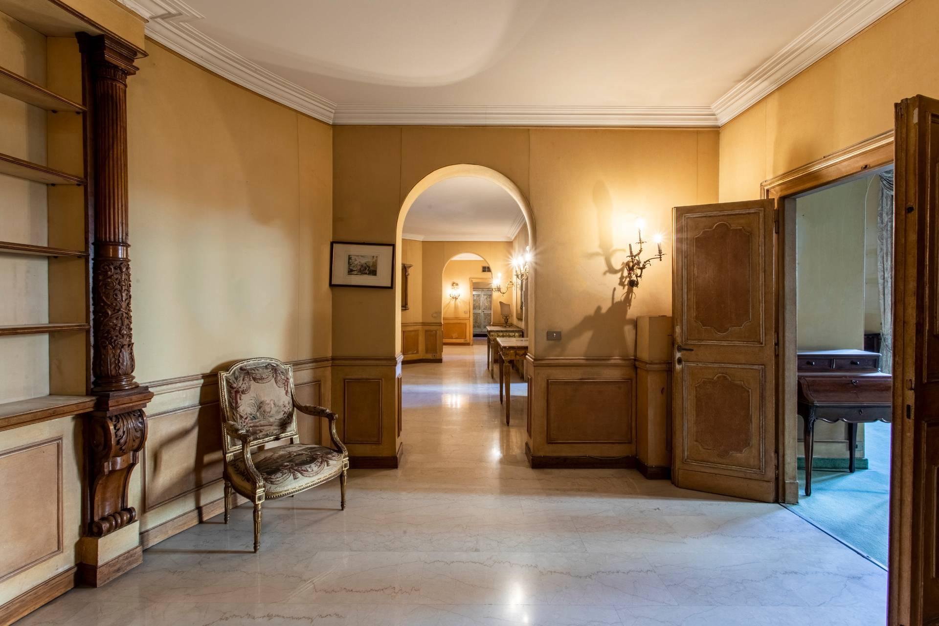 Panoramic and large apartment, a stone's throw from Piazza del Popolo - 12