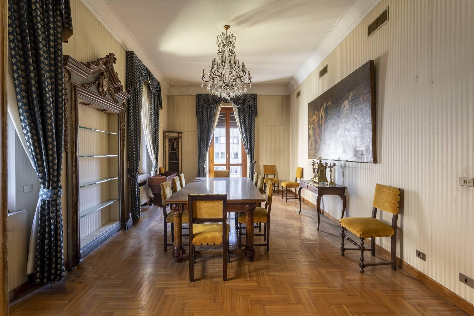 Panoramic and large apartment, a stone's throw from Piazza del Popolo - 9