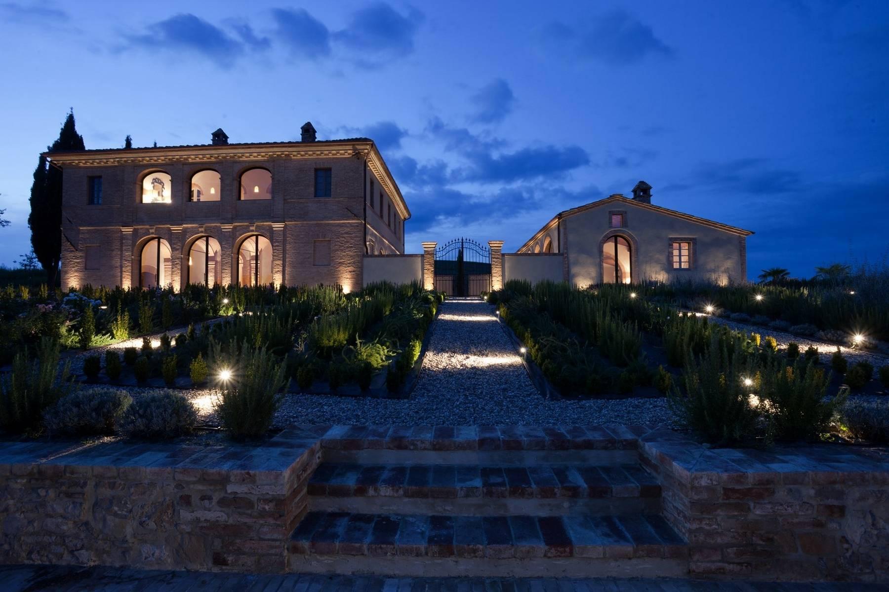 Stunning short-term rental villa in Val d'Orcia - 1