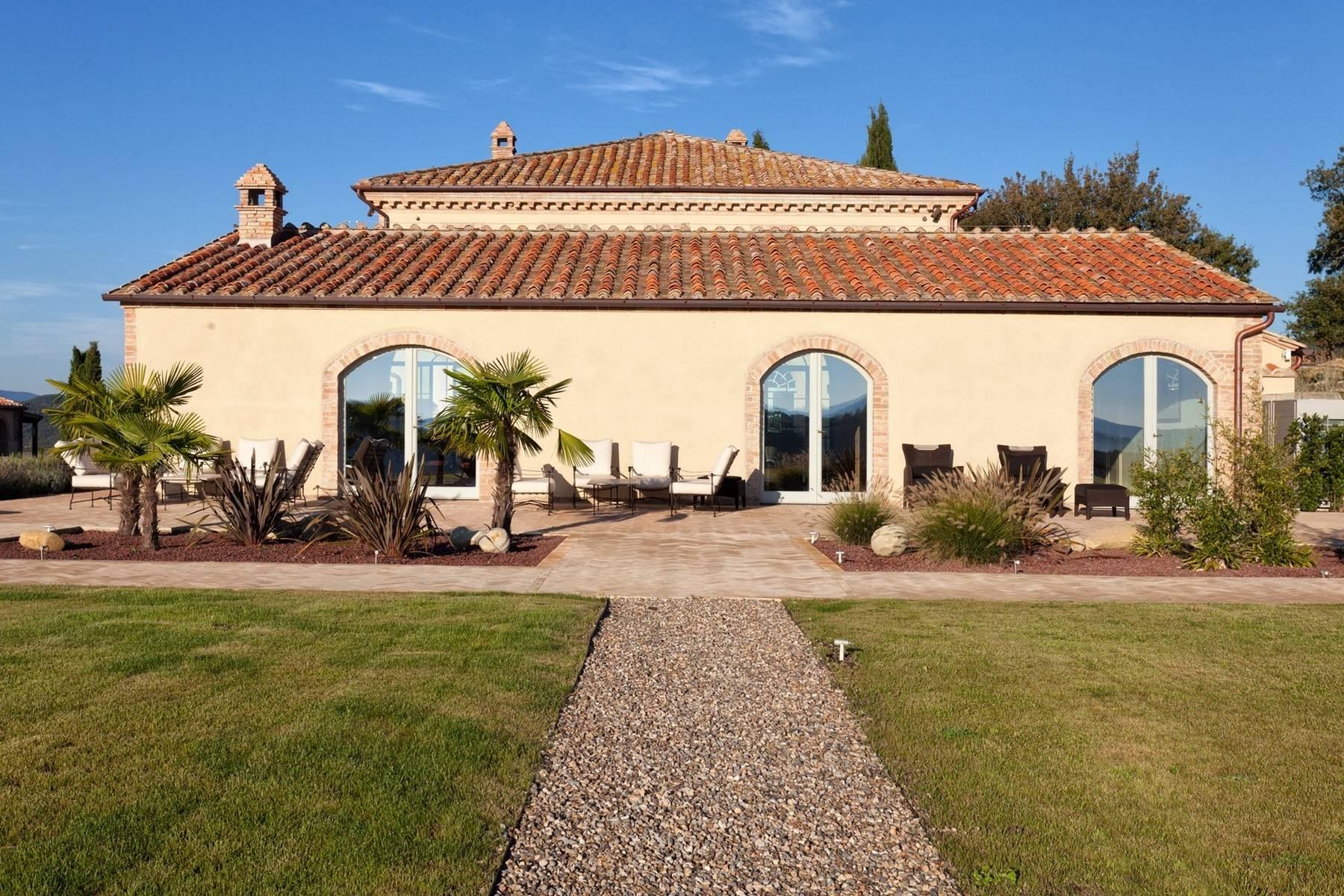 Stunning short-term rental villa in Val d'Orcia - 3