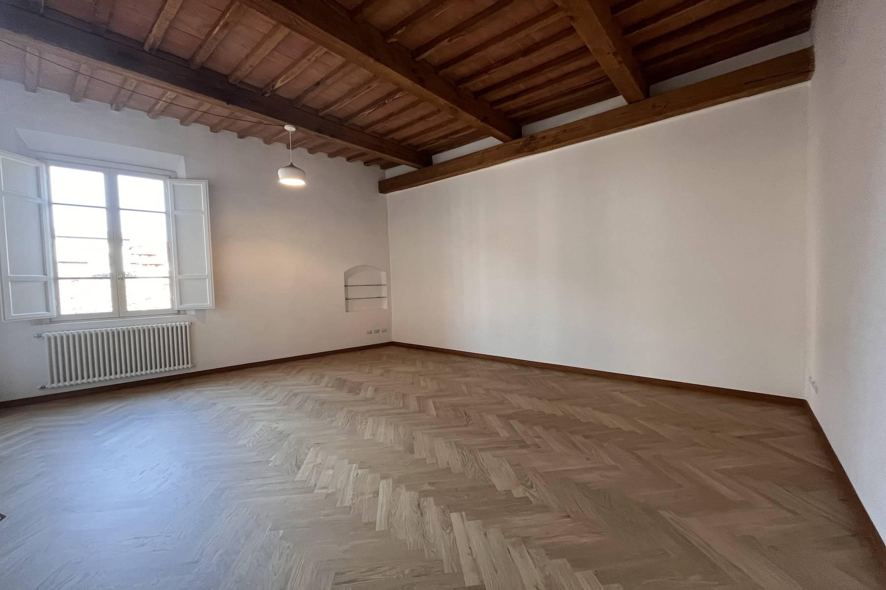 Beautiful apartment in the historic centre of Lucca - 4