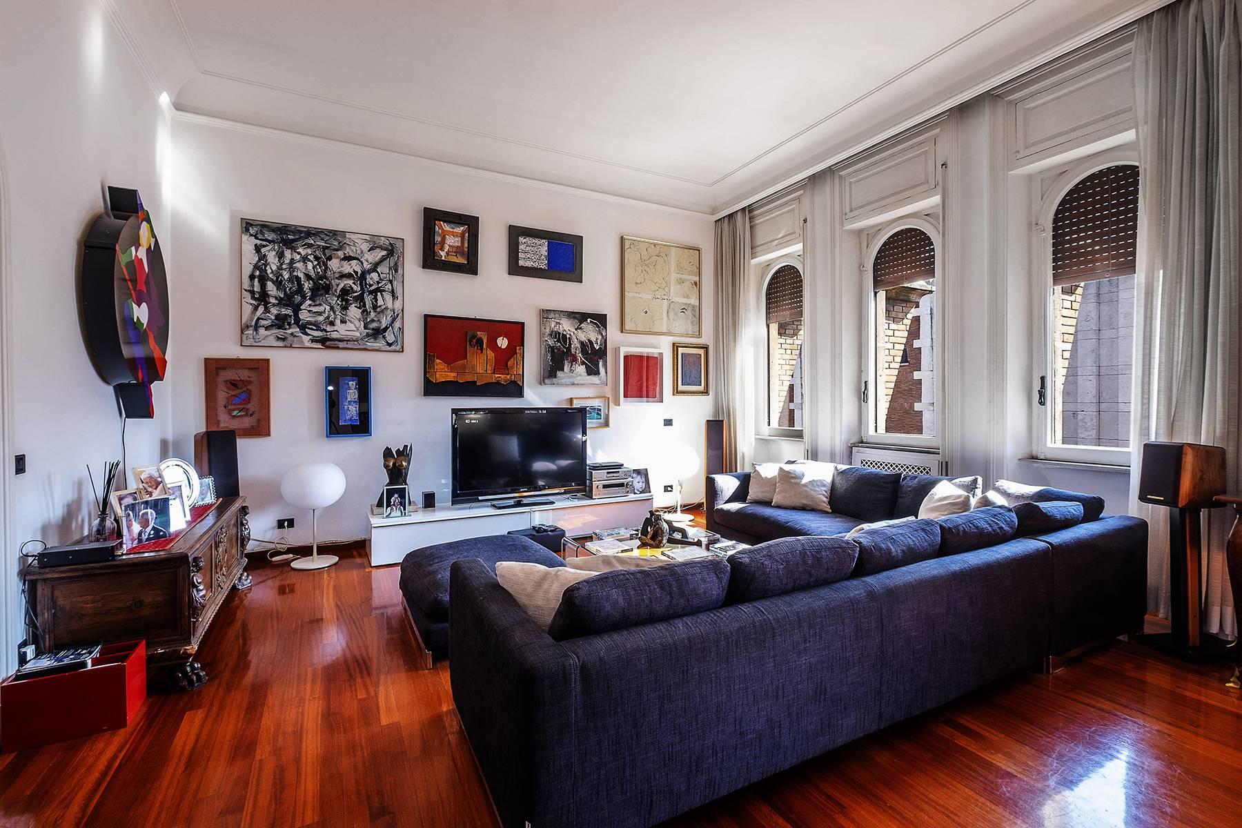 Superb penthouse located in an elegant Coppedè-style building - 11