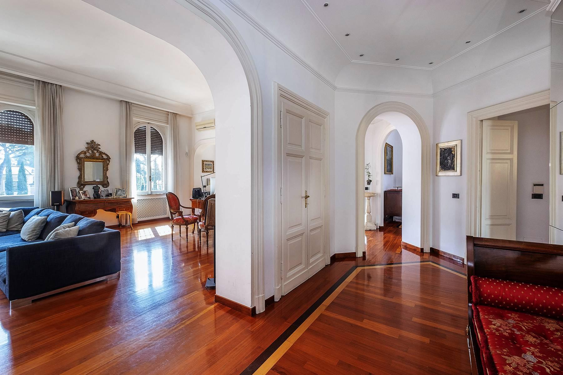 Superb penthouse located in an elegant Coppedè-style building - 2