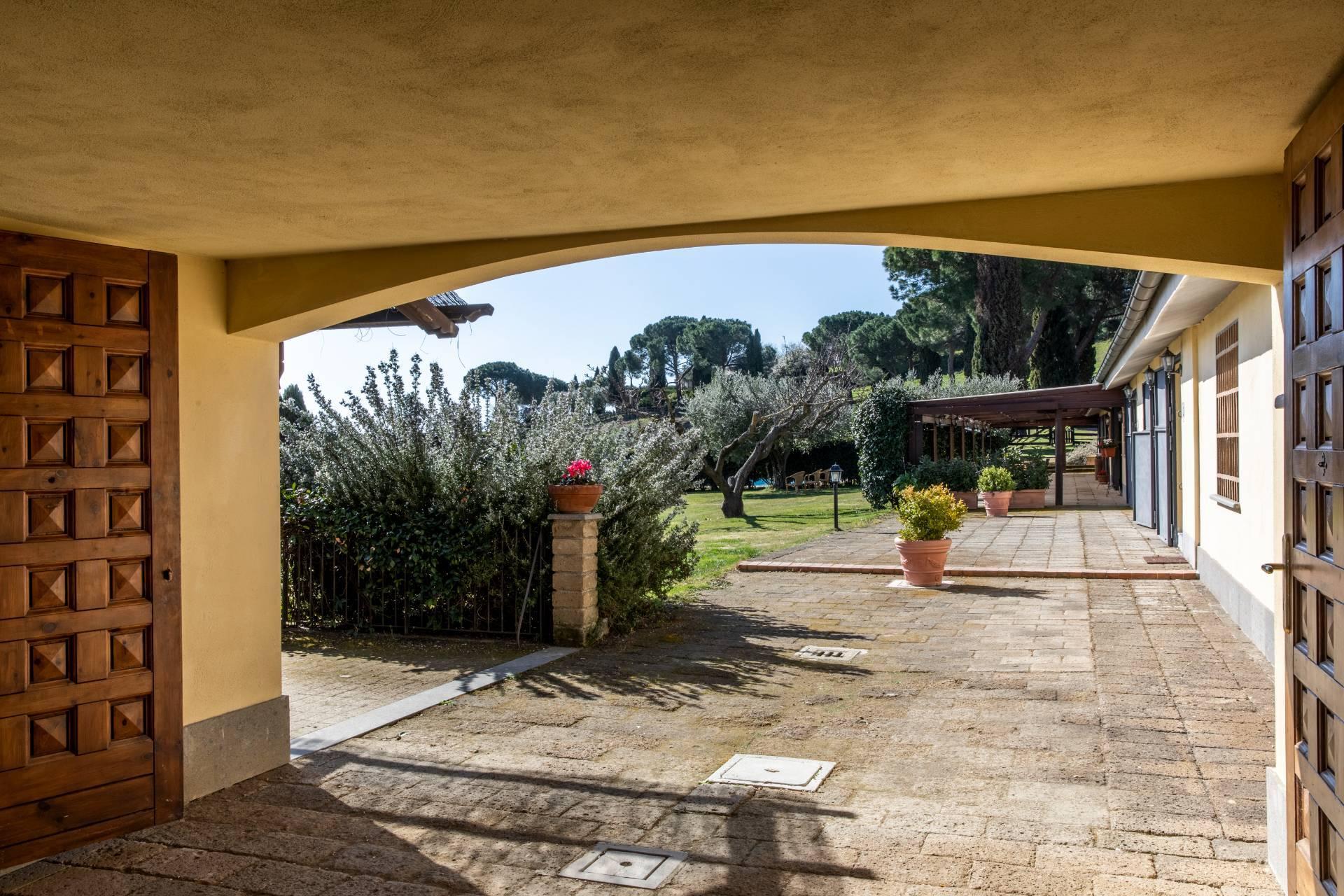 Old Stable finely restored in a Country House in an enchanting landscape out of Rome - 38
