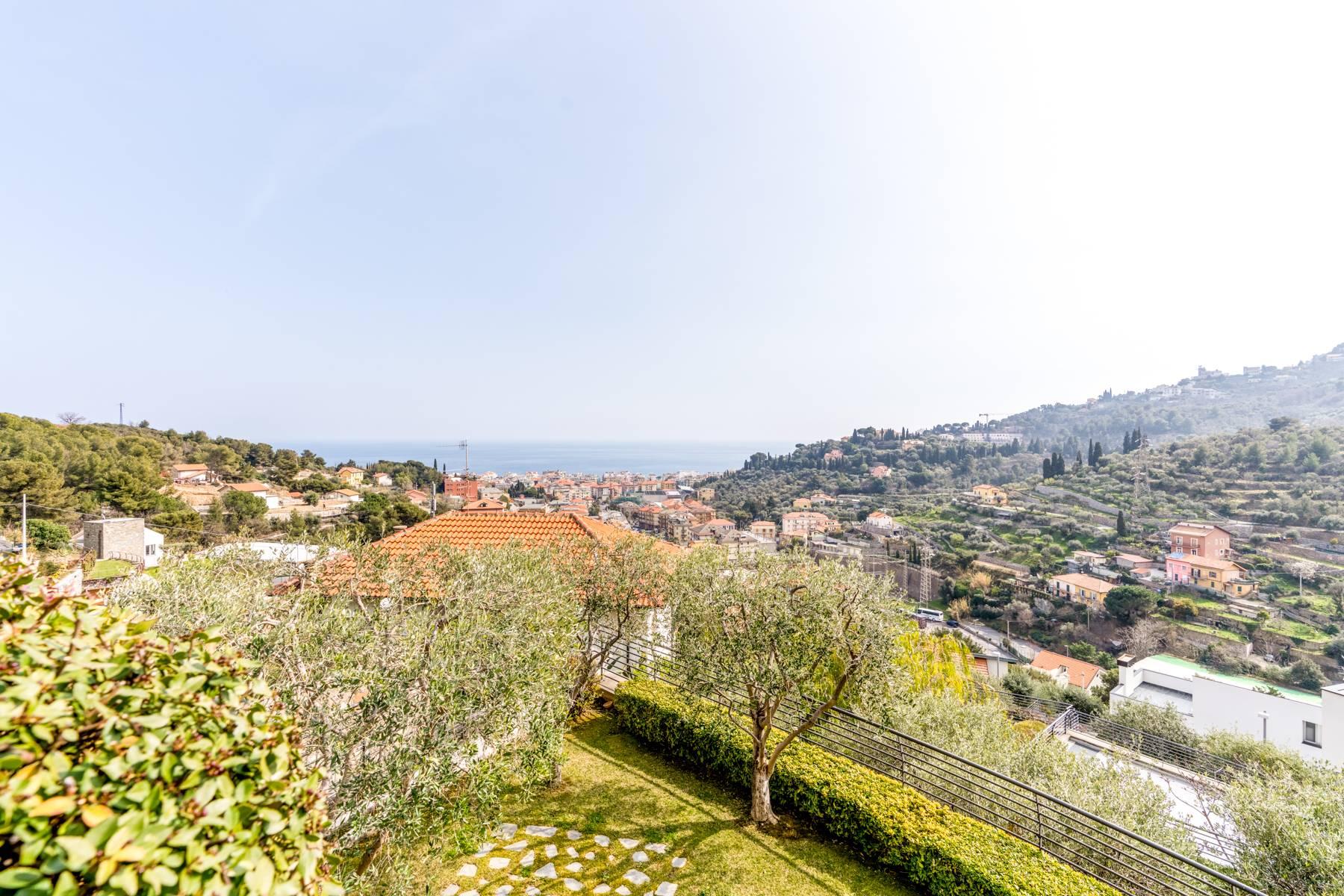 Bright apartment with panoramic view in Alassio - 18