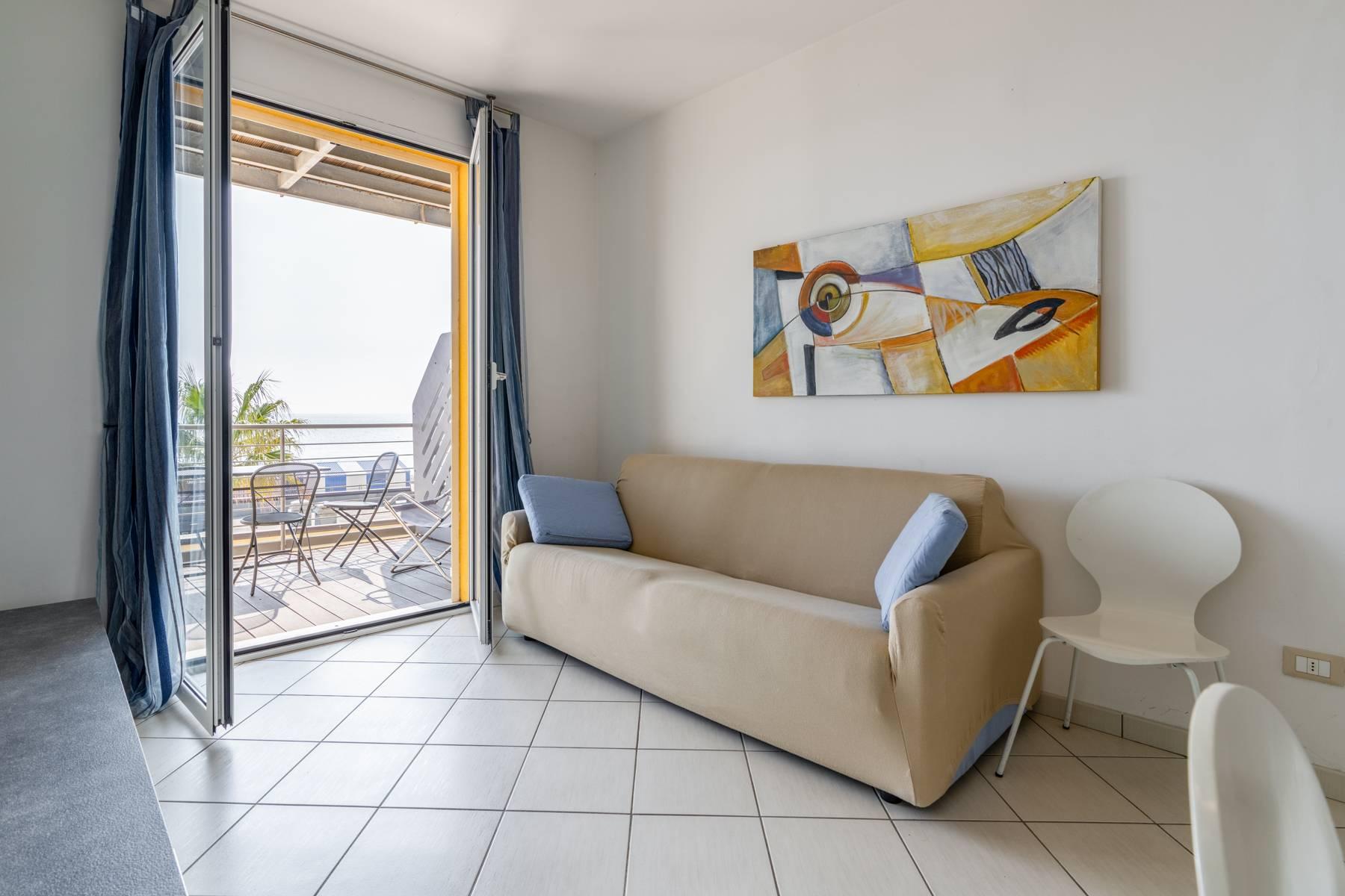 Luminoso appartamento ad Albenga con vista panoramica - 8