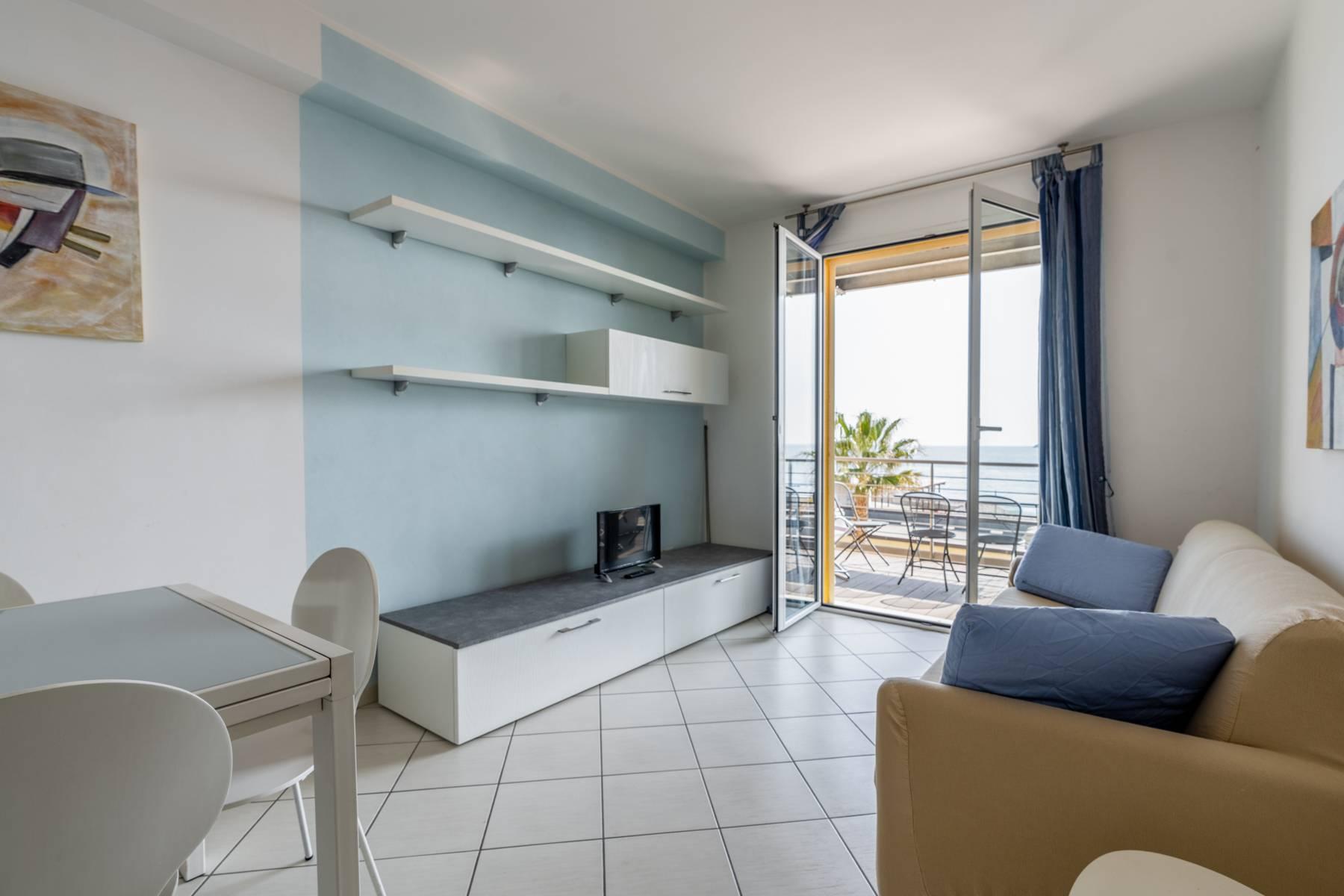 Bright apartment in Albenga with panoramic views - 2