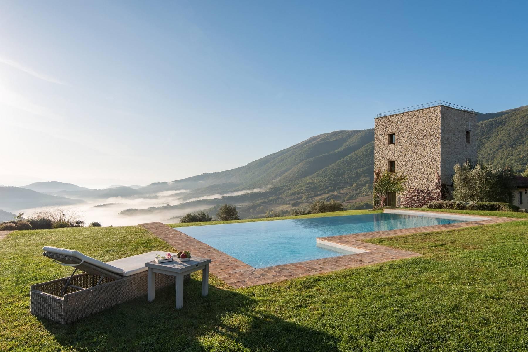 Villa with breathtaking views for short term rent in Umbria - 9