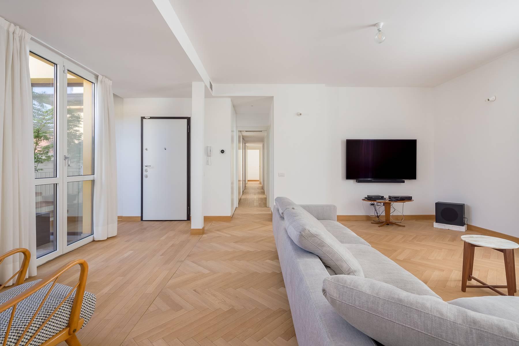 Very bright penthouse renovated in Via Amatore Sciesa - 17