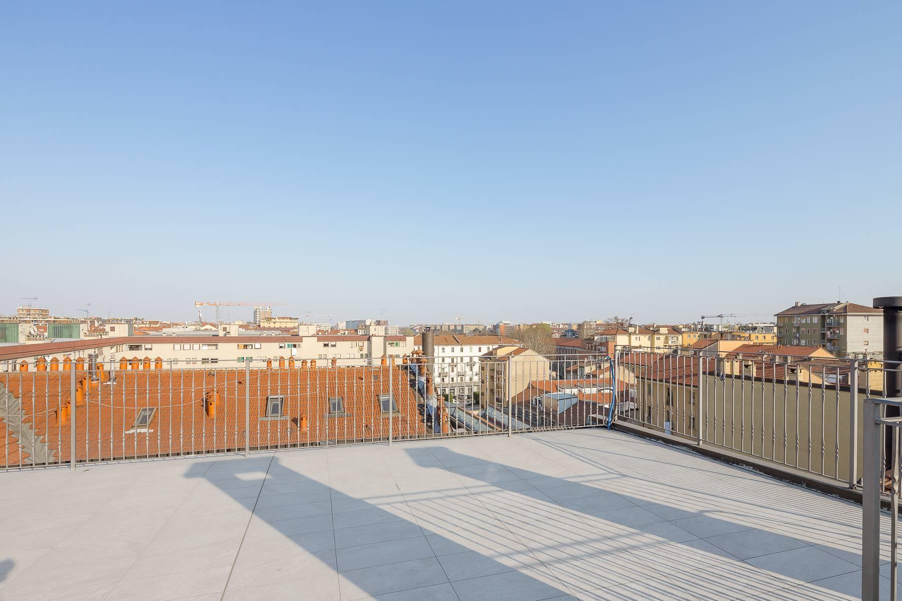 Very bright penthouse renovated in Via Amatore Sciesa - 13