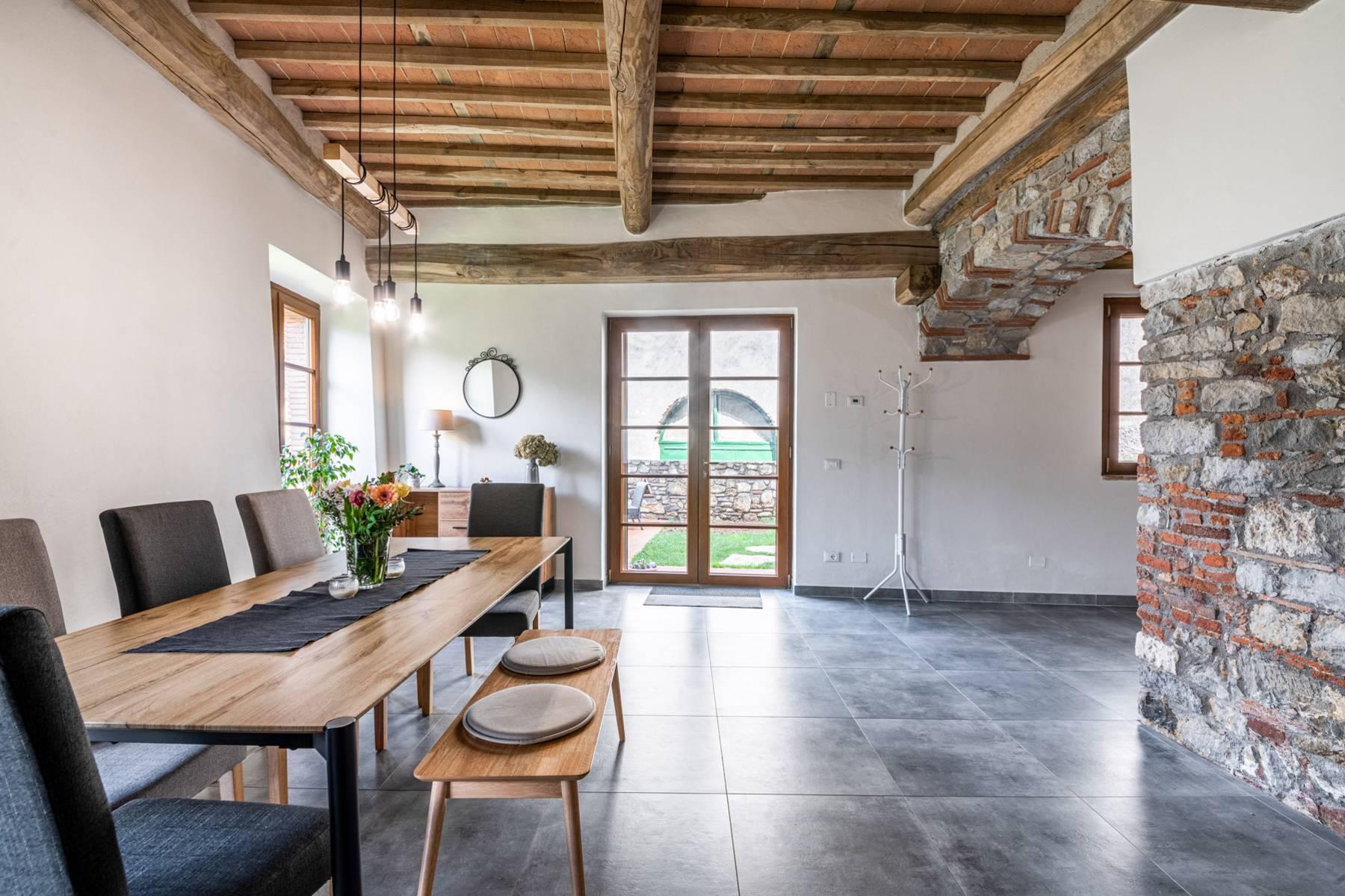 Maison jumelée restaurée avec amour sur les collines de Lucca - 9