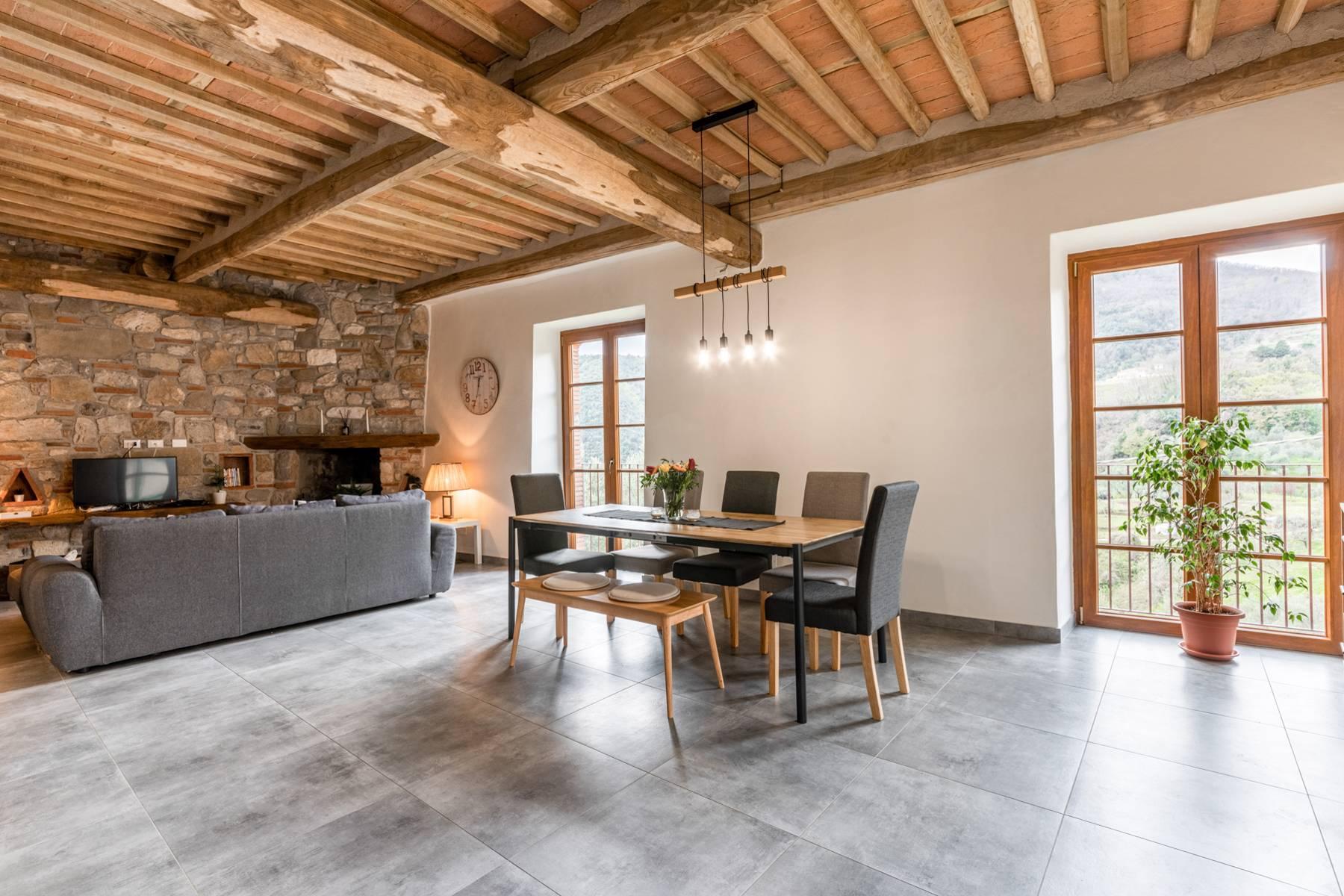 Maison jumelée restaurée avec amour sur les collines de Lucca - 5