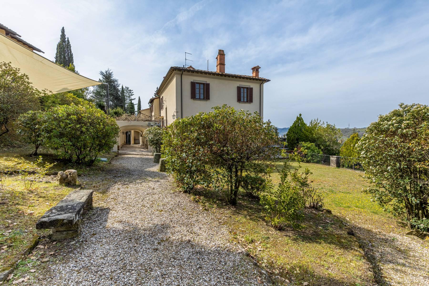 Historical villa dating back to the XVII century overlooking Arezzo - 2