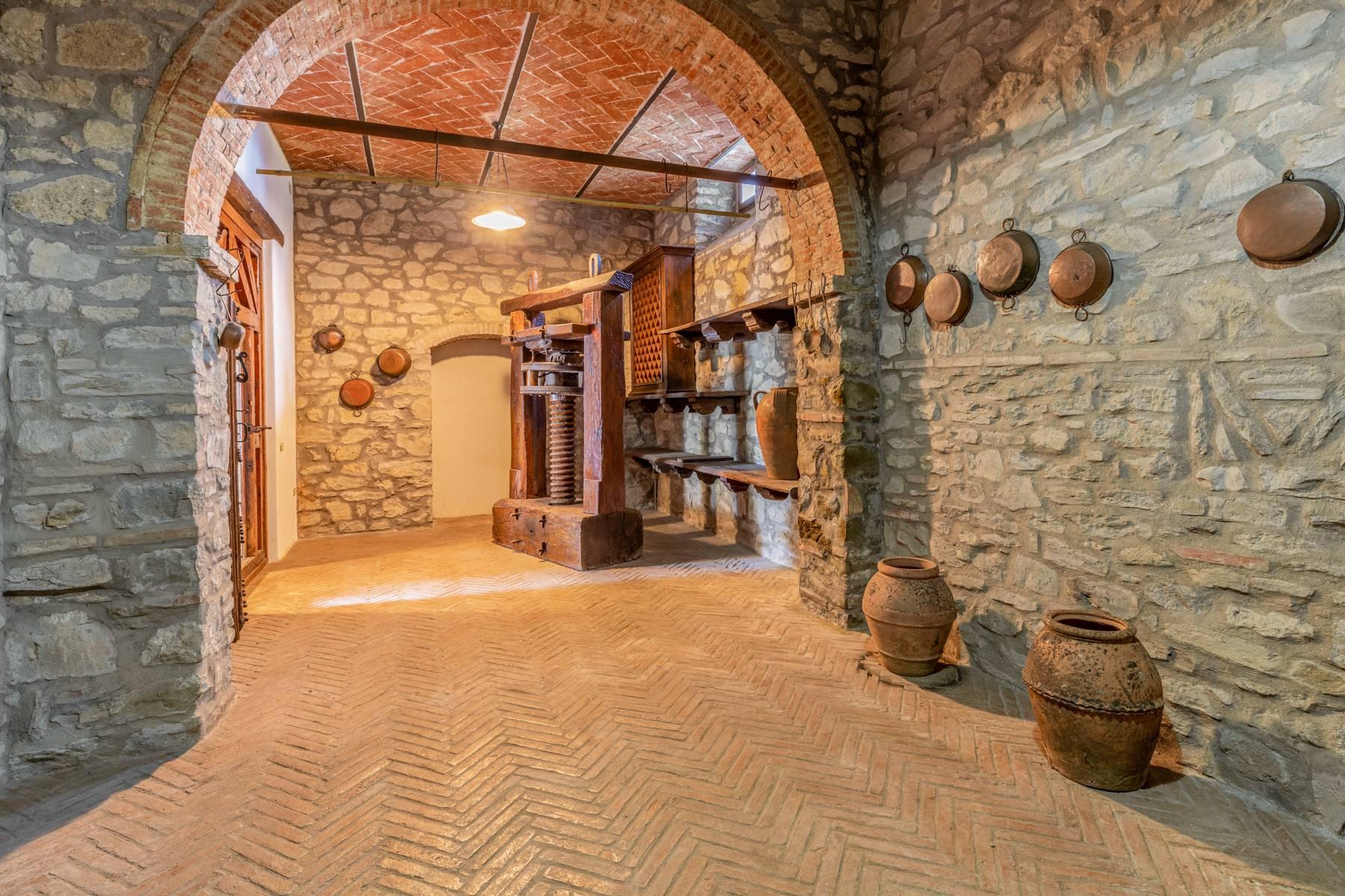Historical villa dating back to the XVII century overlooking Arezzo - 16