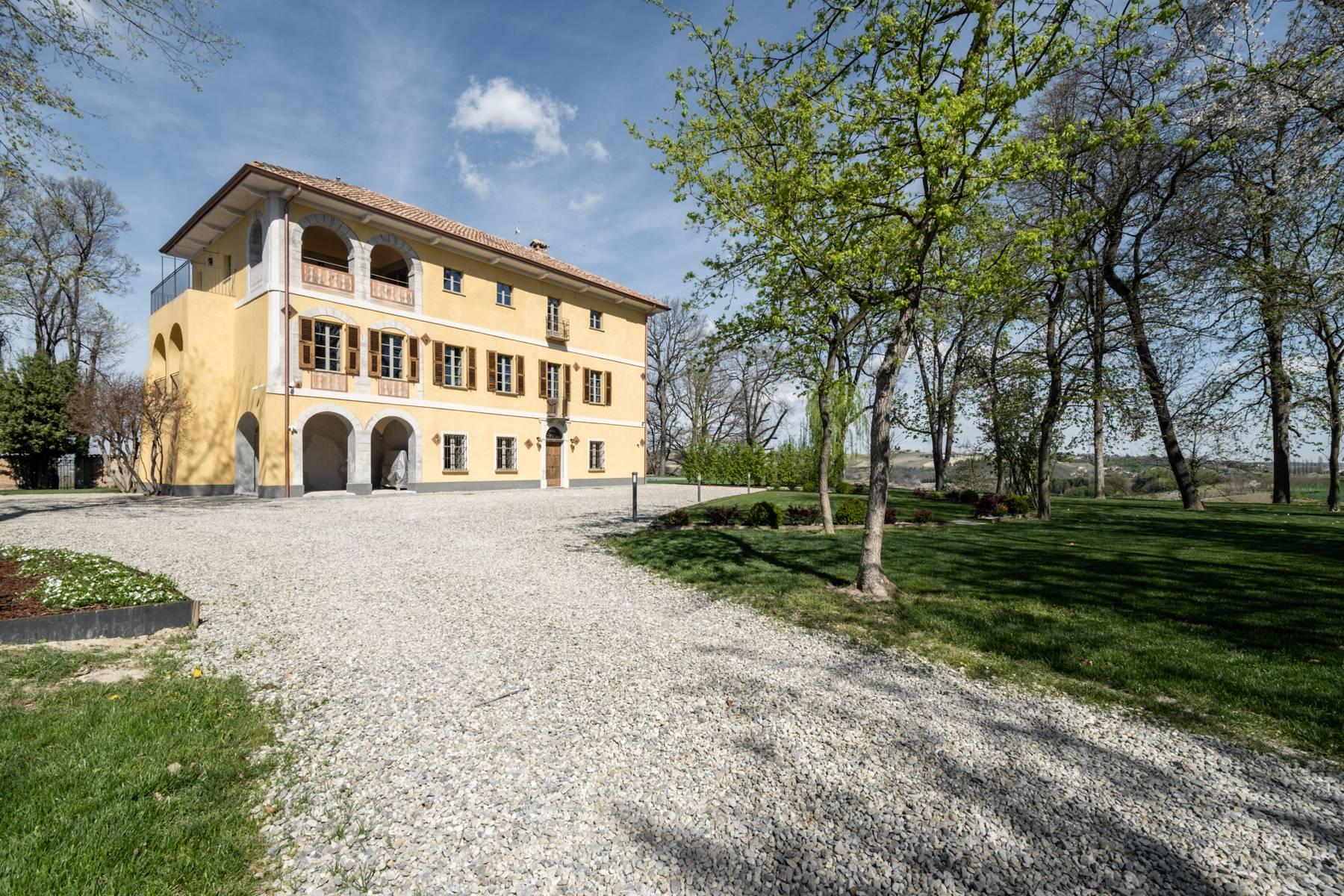 Renommierte historische Villa auf dem Hügel von Nizza Monferrato - 1