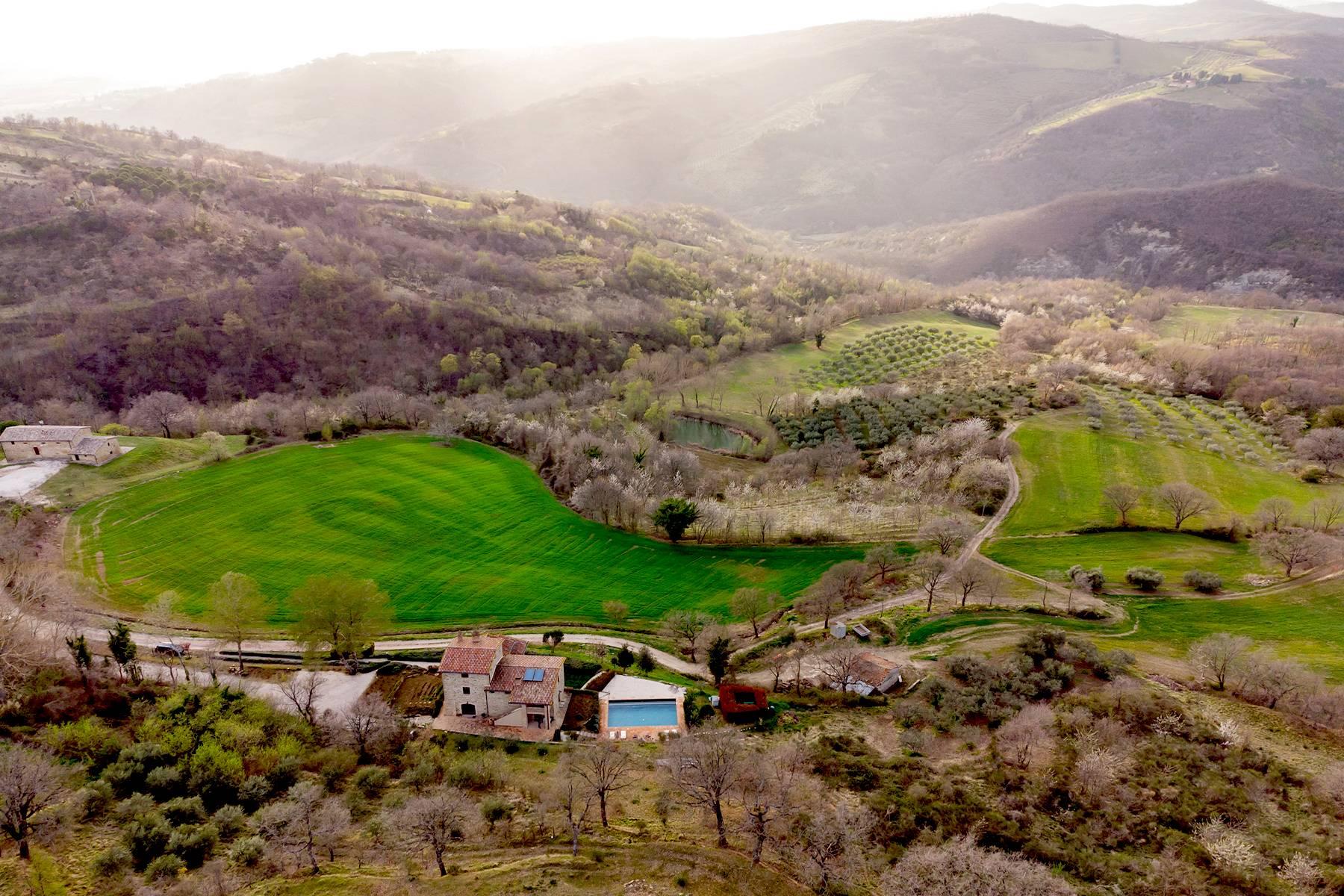 A perfectly restored stone house in enchanting valley between Perugia and Gubbio - 34