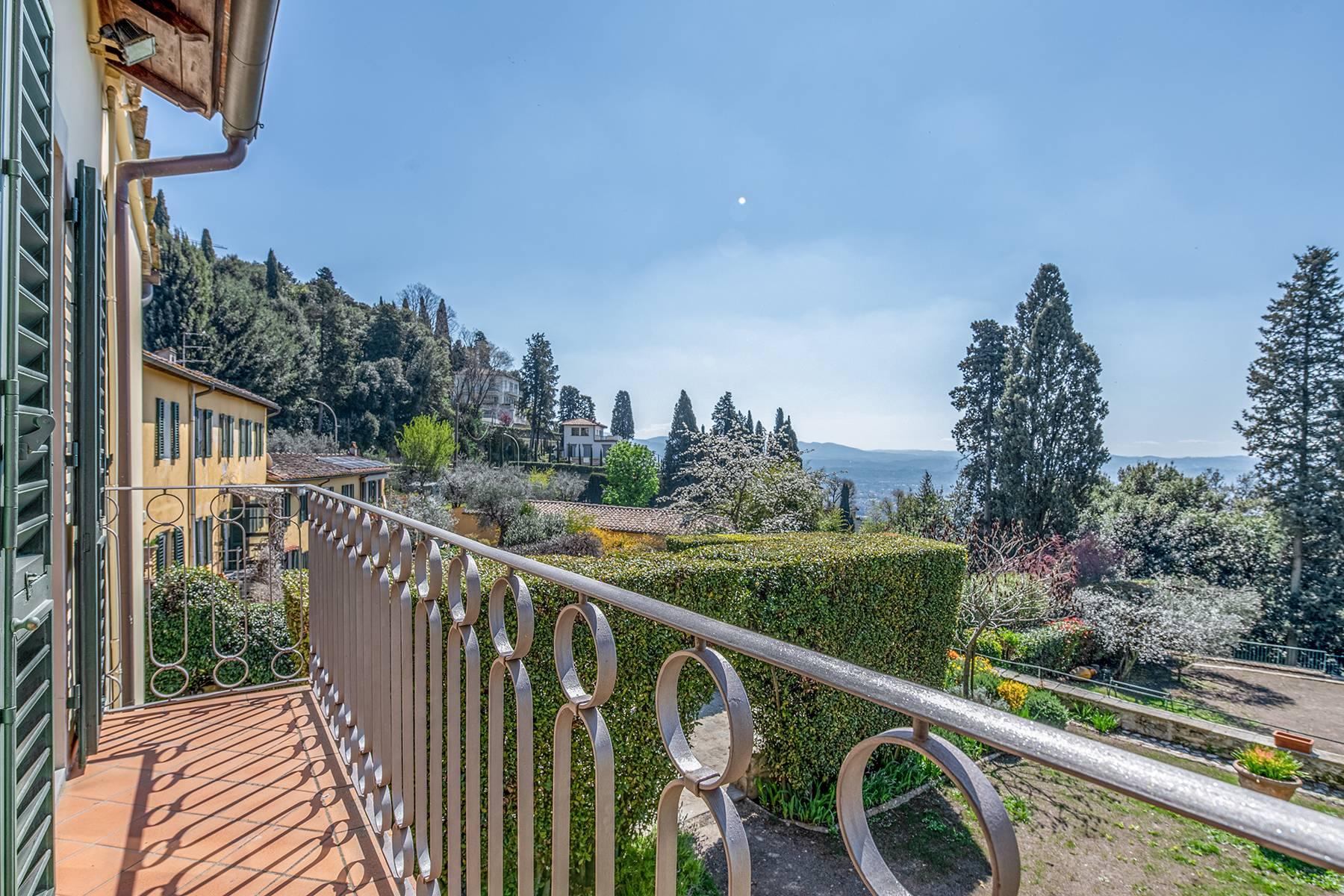 Splendida villa in posizione panoramica a Fiesole - 3